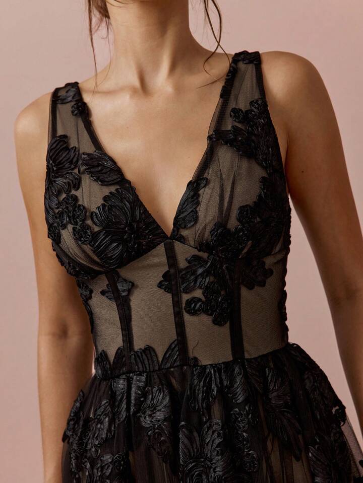 CM-DS959969 Women Elegant Seoul Style Exquisite Floral Embroidered Applique Mesh V-Neck Sleeveless Long Dress