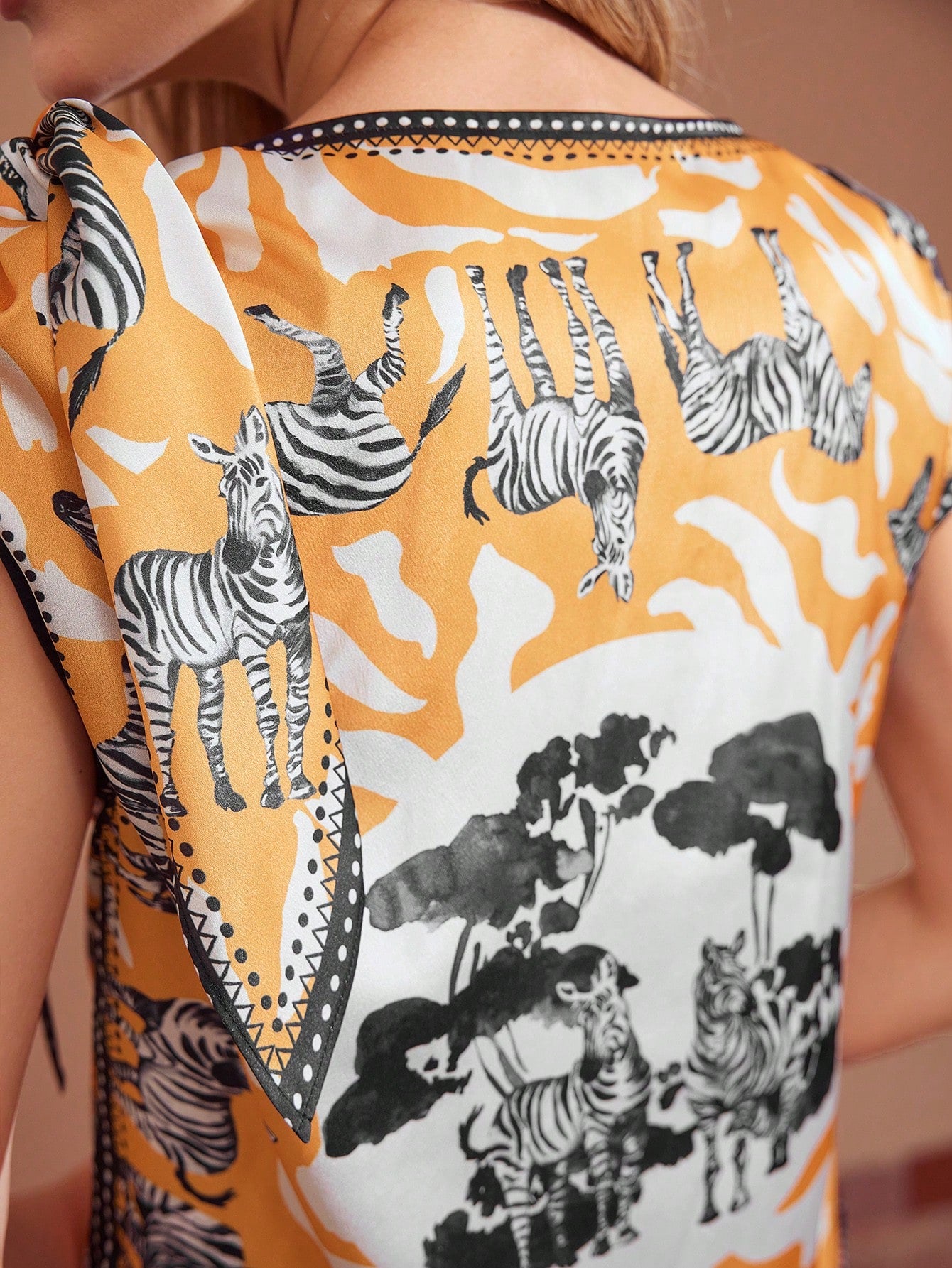 CM-TS228602 Women Casual Seoul Style Round Neck Tropical Prints Bow Details Batwing Sleeve Blouse