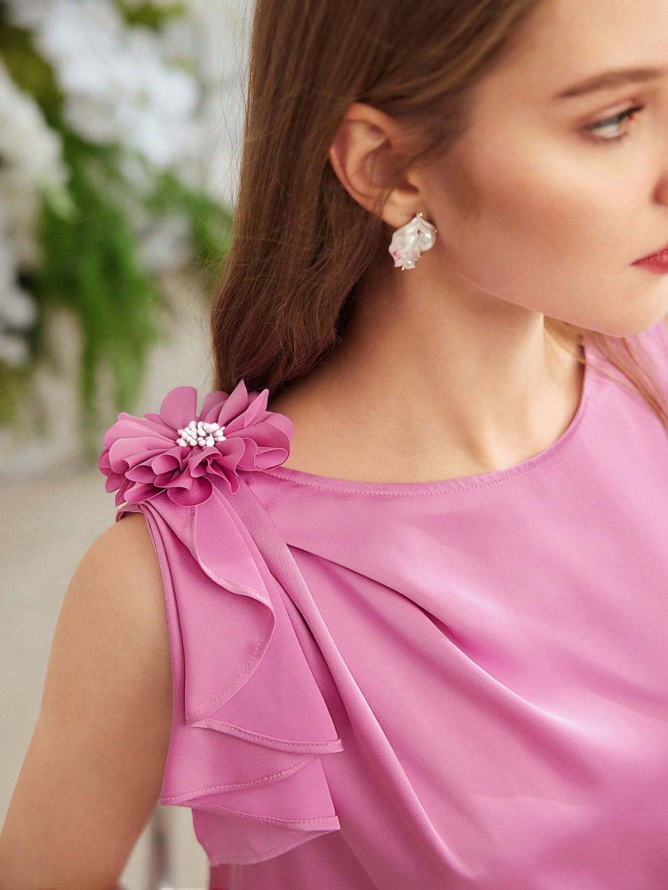 CM-TS951995 Women Elegant Seoul Style Stereo Floral Decor Round Neck Sleeveless Blouse - Pink