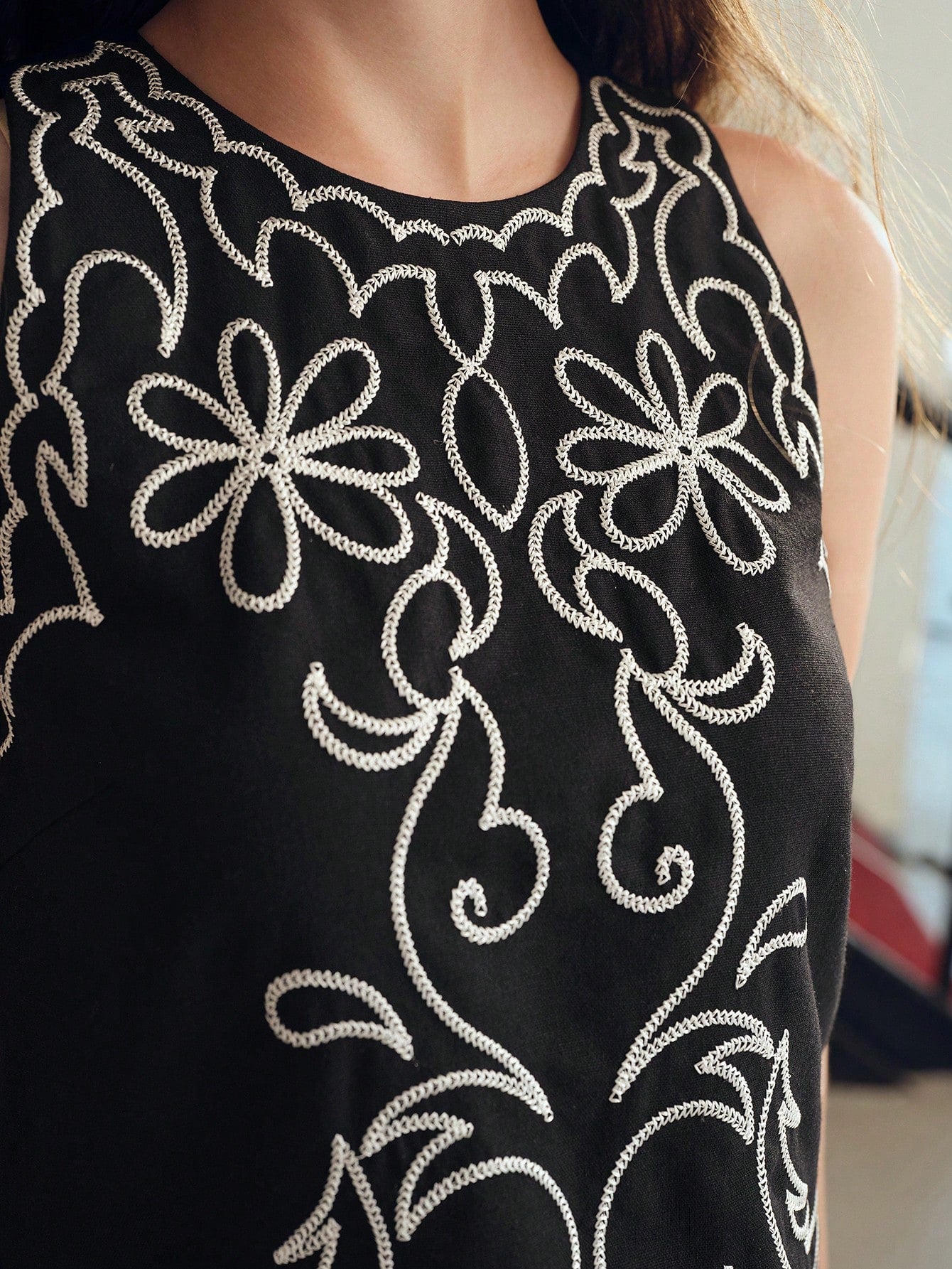 CM-TS700266 Women Elegant Seoul Style Floral Embroidery Round Neck Sleeveless Blouse - Black