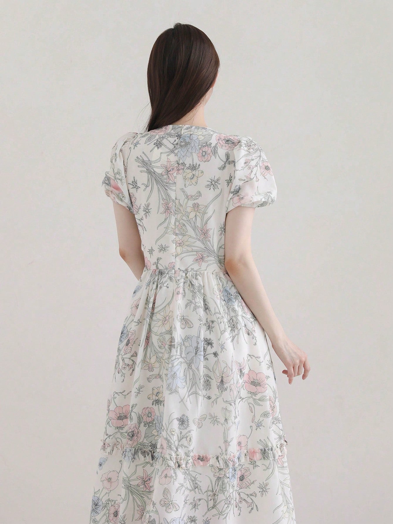CM-DS734942 Women Elegant Seoul Style Ditsy Floral Round Neck Short Sleeve Midi Dress