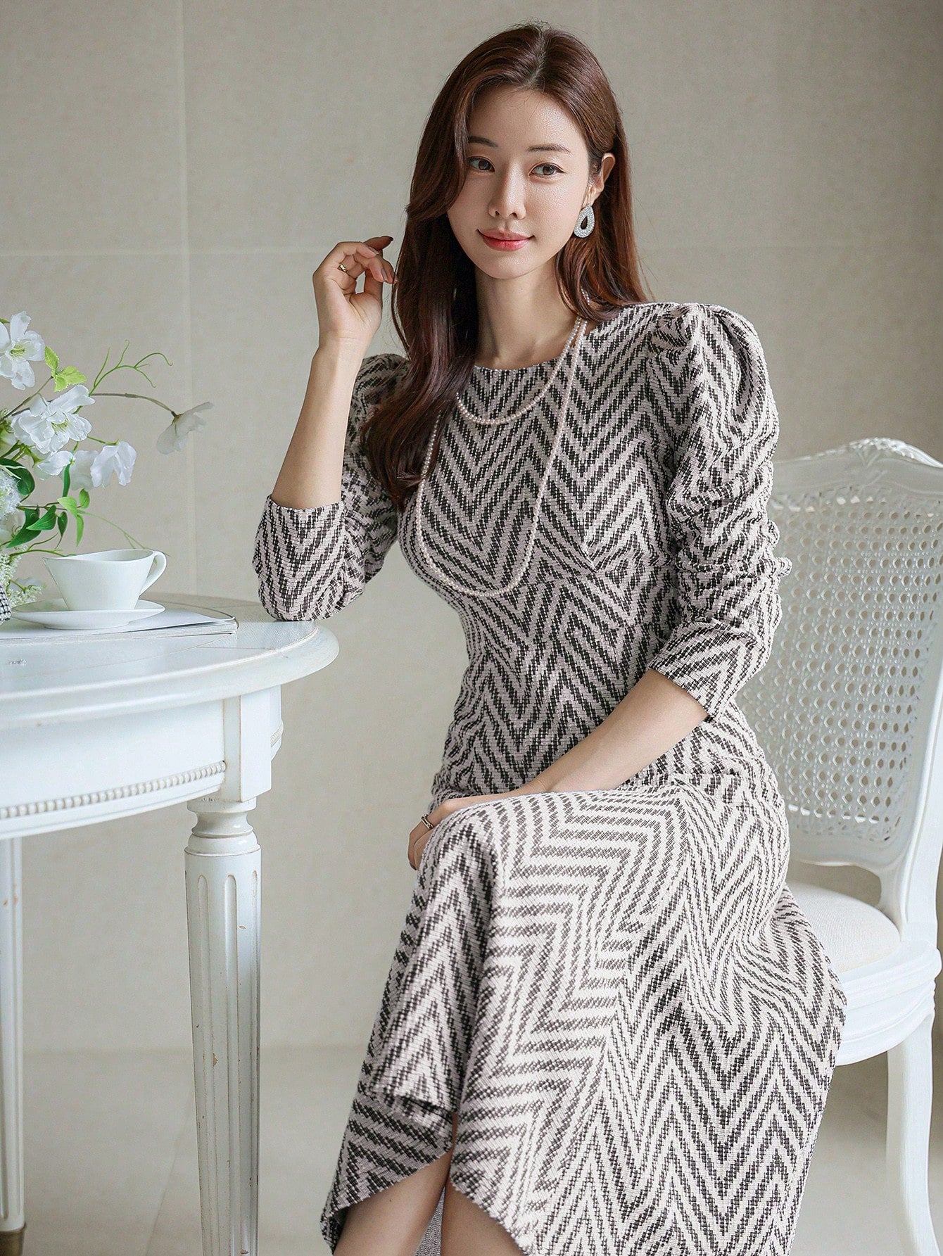 CM-DS791819 Women Elegant Seoul Style Plaid Round Neck Puff Sleeve Midi Dress