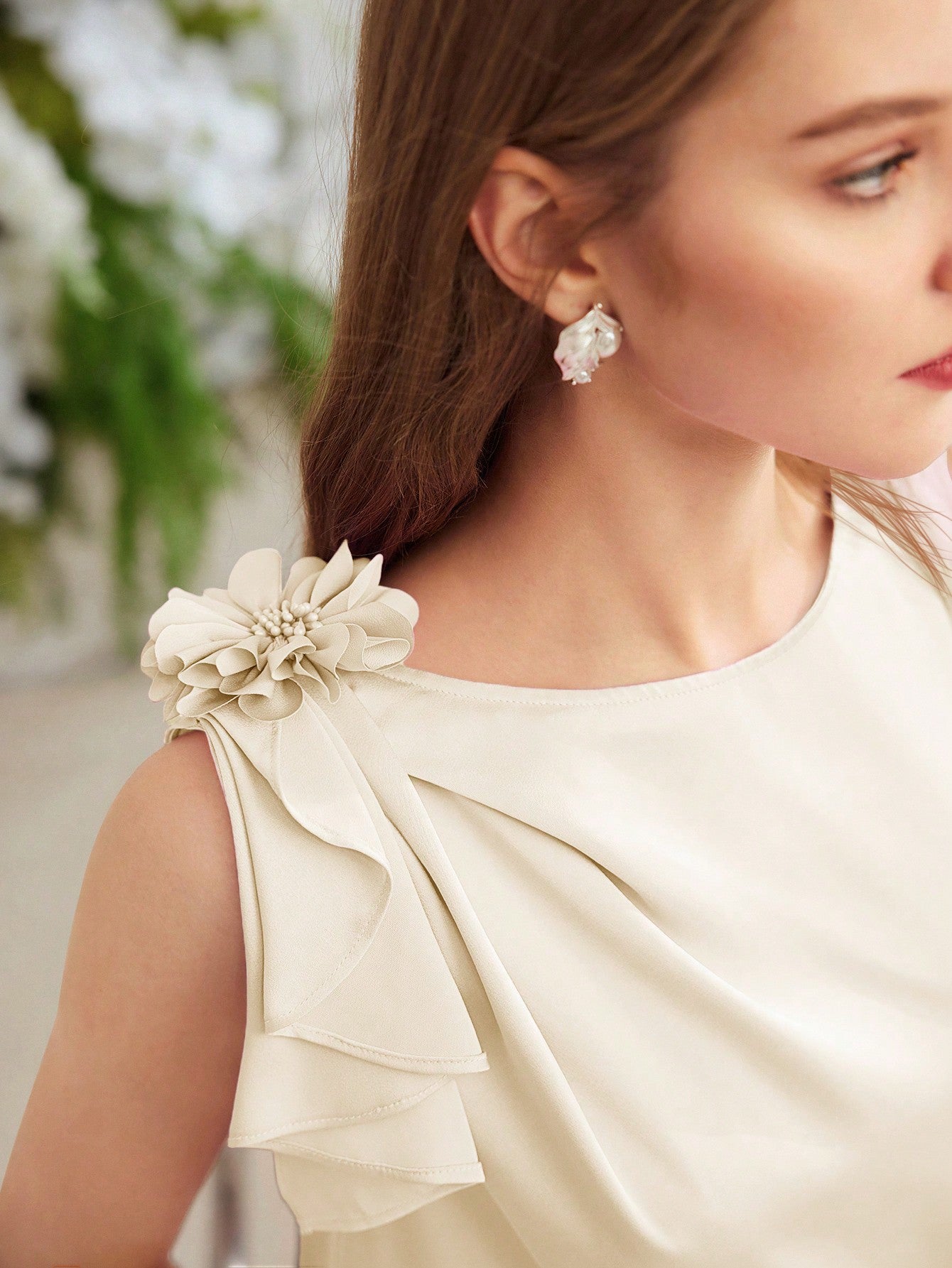 CM-TS912455 Women Elegant Seoul Style Stereo Floral Decor Round Neck Sleeveless Blouse - Apricot
