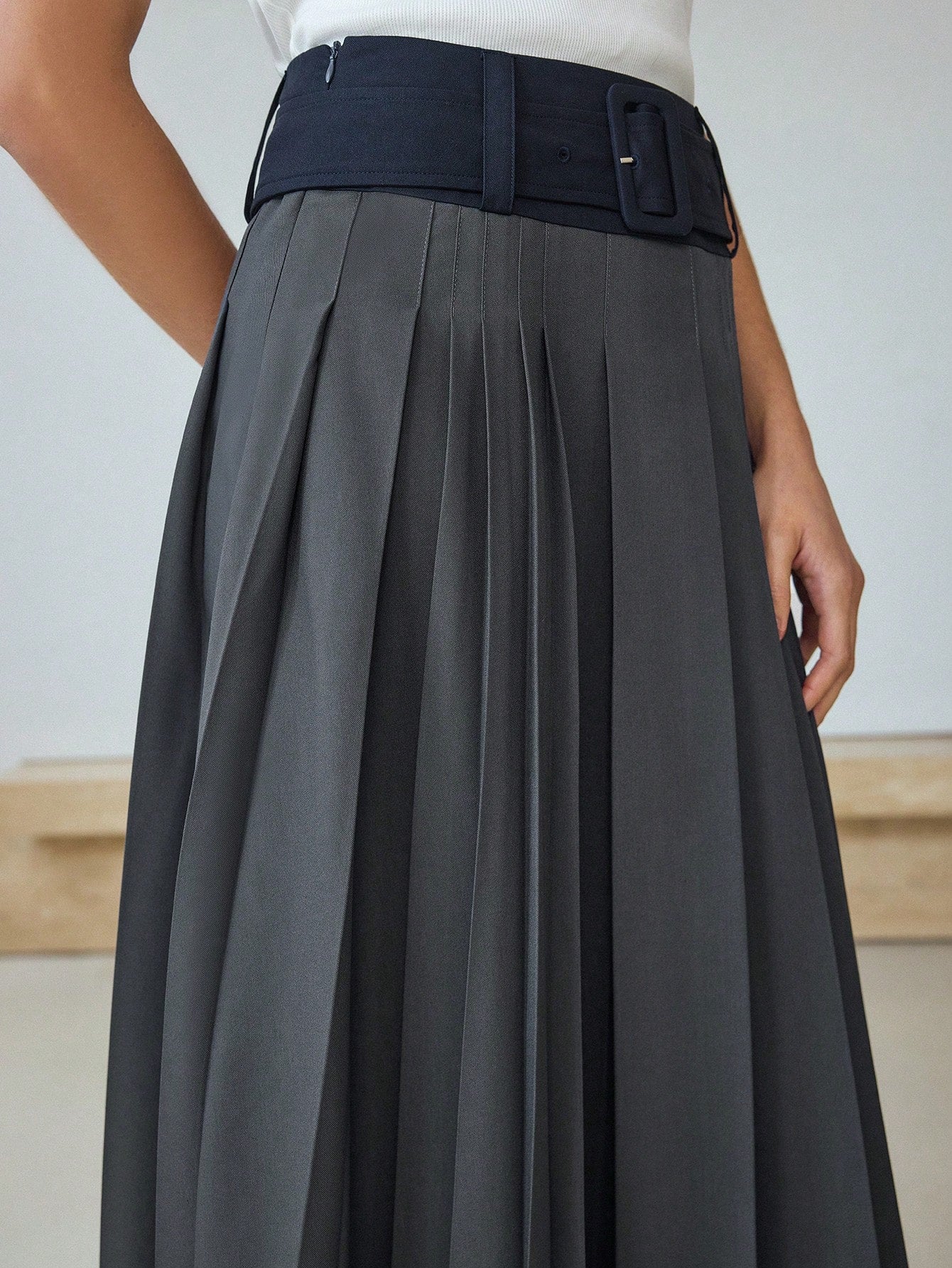 CM-BS068773 Women Elegant Seoul Style Mid Waist Colorblock Pleayed Belted Midi Skirt - Dark Gray