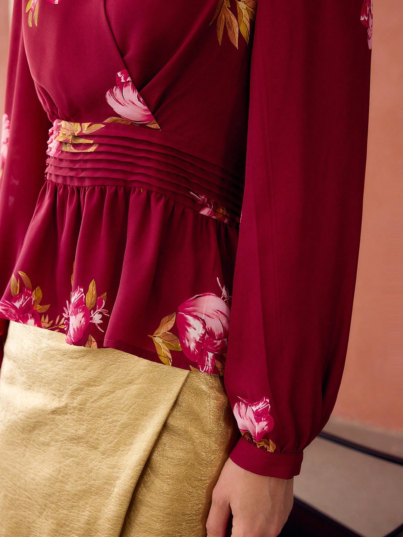 CM-TS772772 Women Elegant Seoul Style Chiffon V-Neck Long Sleeve Floral Print Peplum Blouse - Red