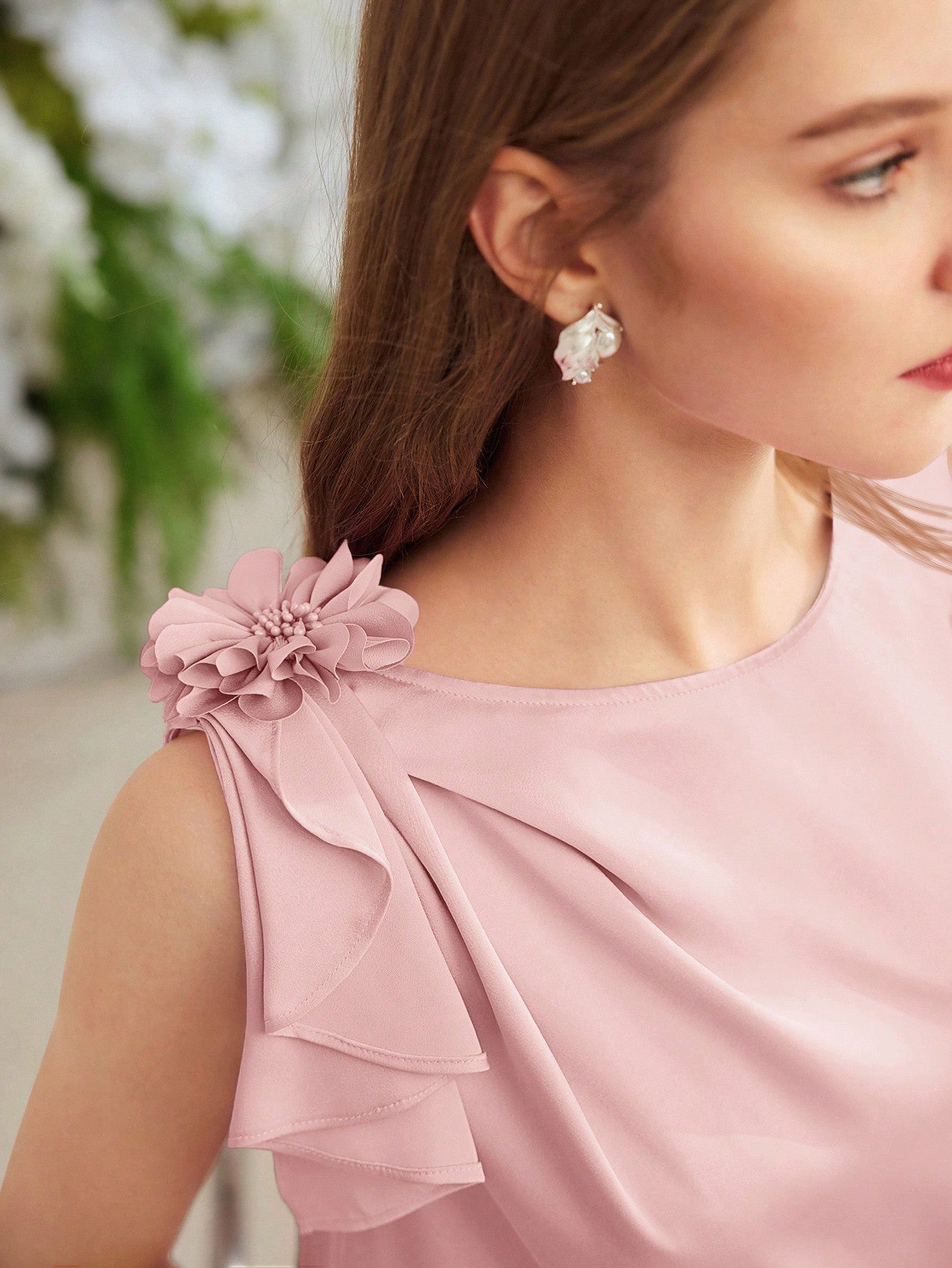 CM-TS942142 Women Elegant Seoul Style Stereo Floral Decor Round Neck Sleeveless Blouse - Baby Pink