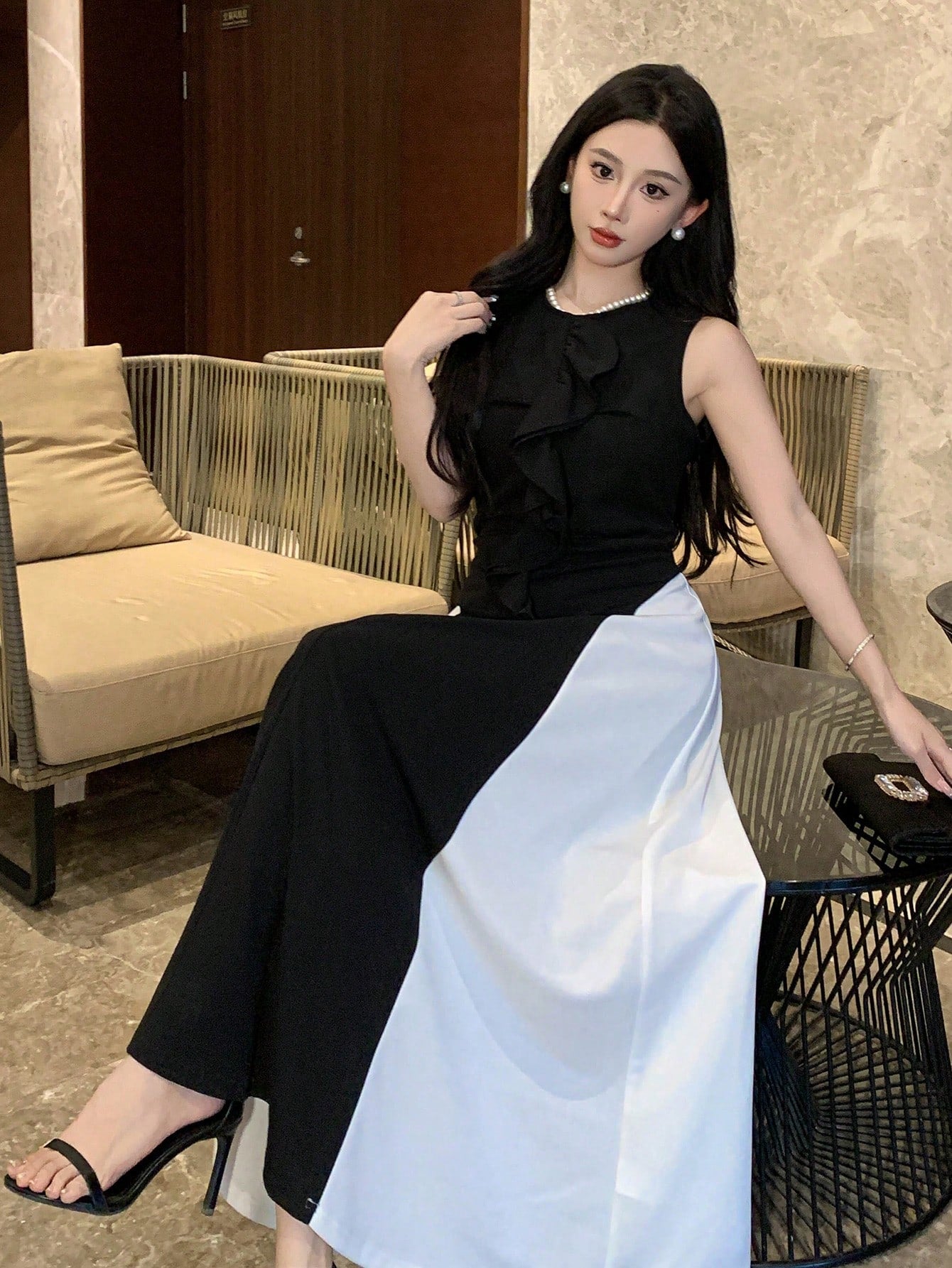 CM-DS526692 Women Elegant Seoul Style Contrast Color Ruffle Hem Round Neck Sleeveless Midi Dress