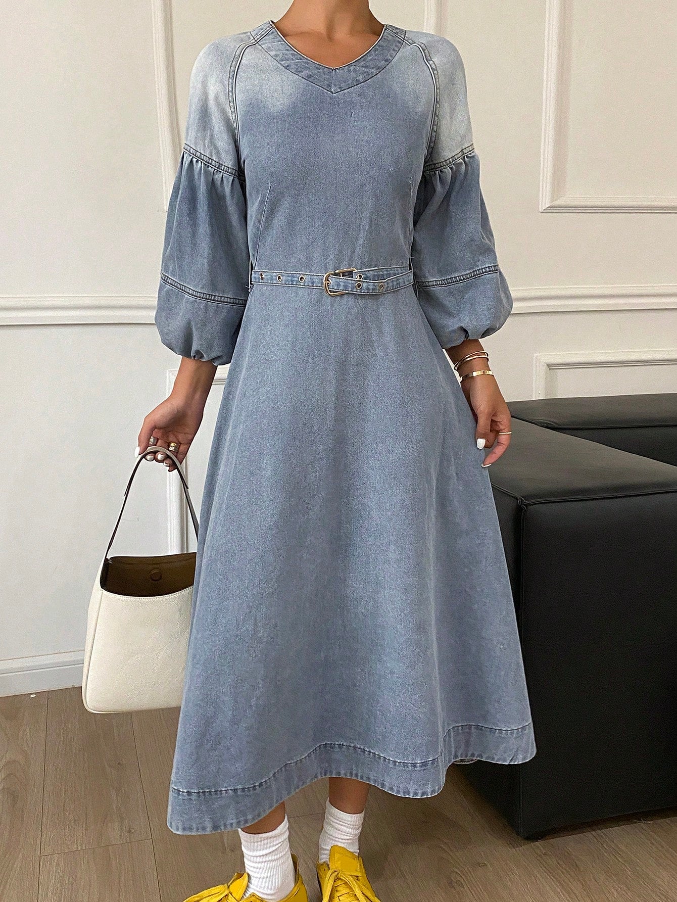 CM-DS432511 Women Casual Seoul Style Light Wash V-Neck Lantern Sleeve Denim Dress