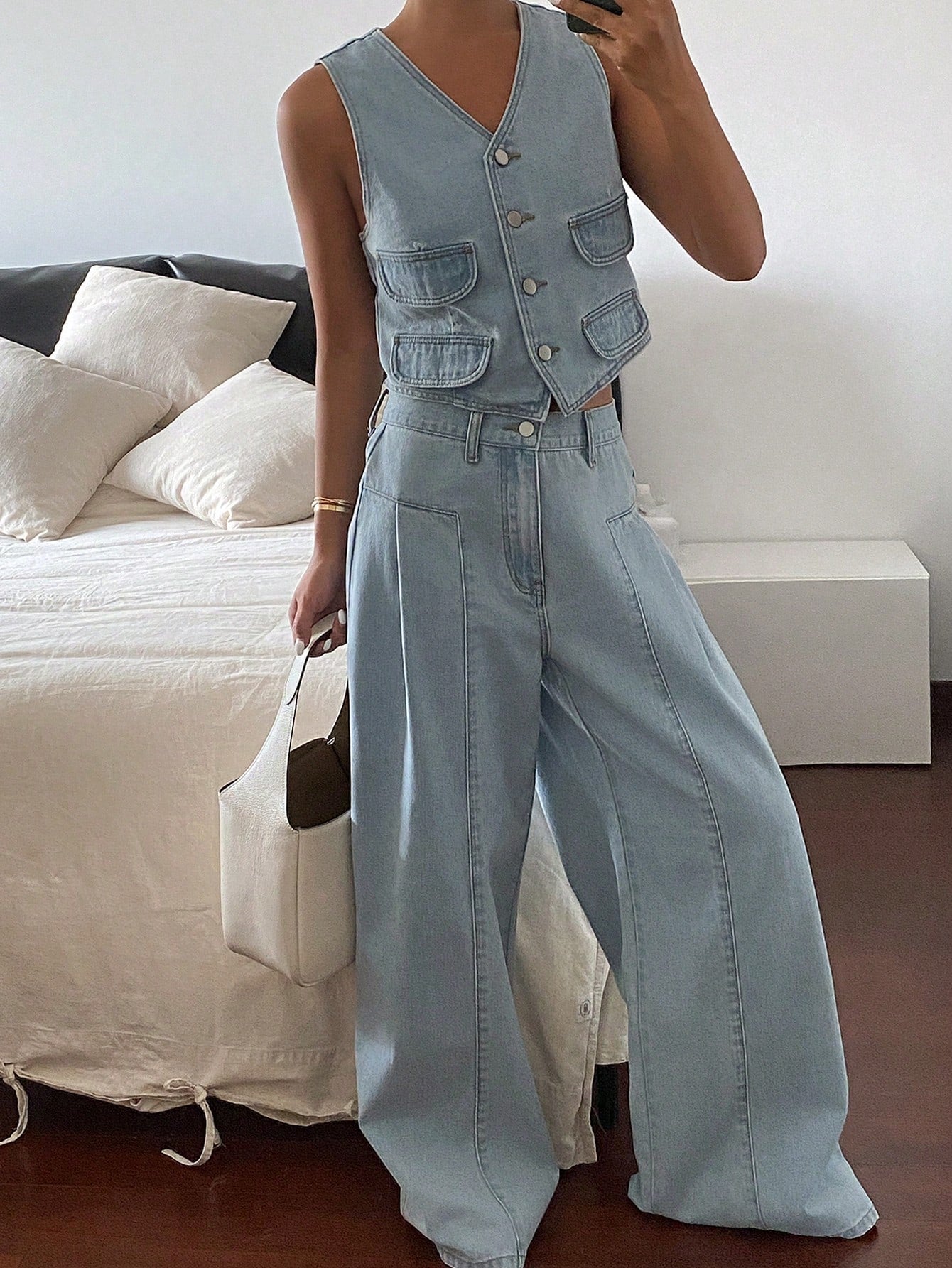 CM-SS580233 Women Casual Seoul Style V-Neck Sleeveless Camisole With Denim Pants - Set