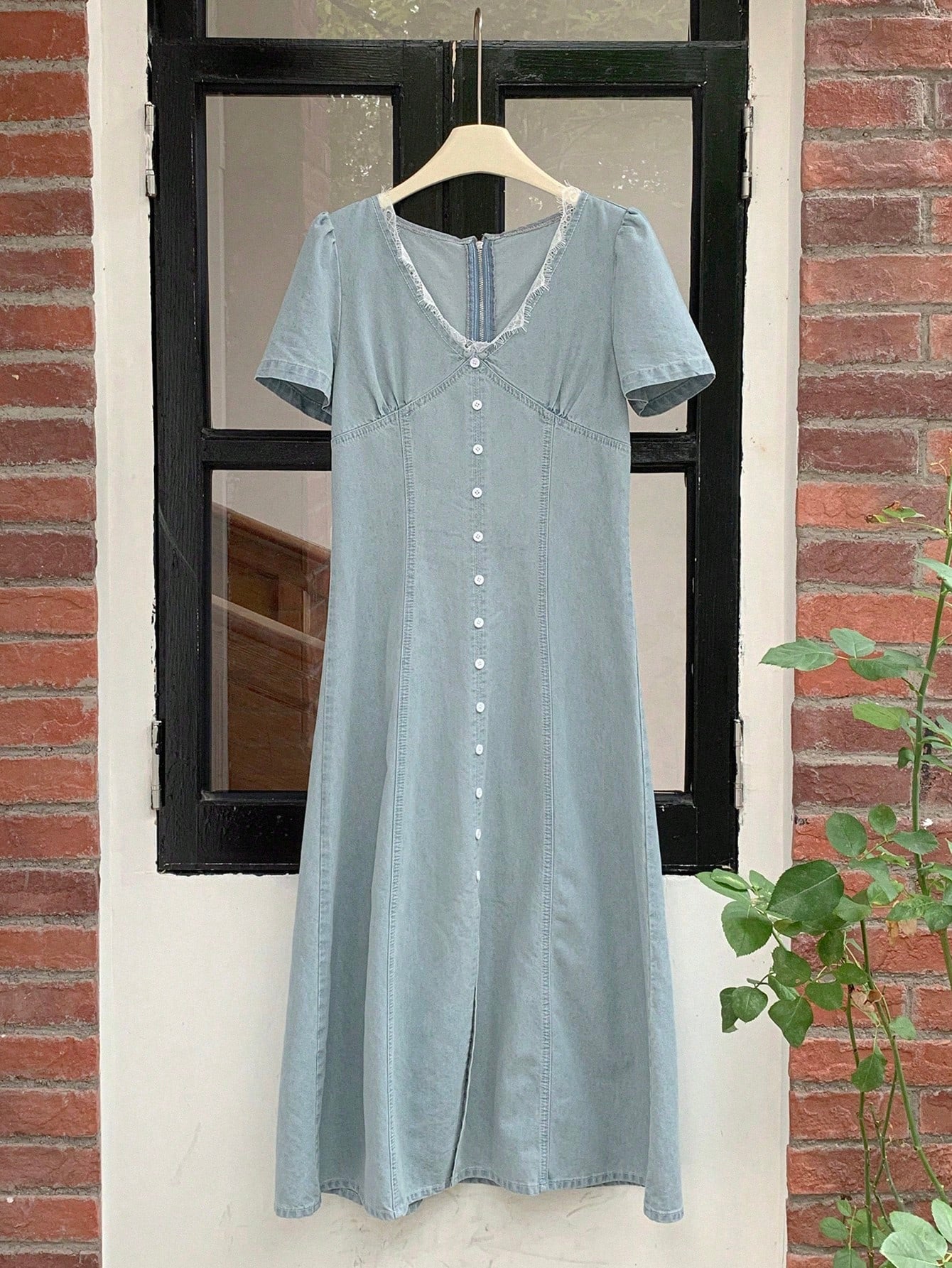 CM-DS806145 Women Casual Seoul Style Light-Wash V-Neck Short Sleeve Lace Collar Inset Denim Dress