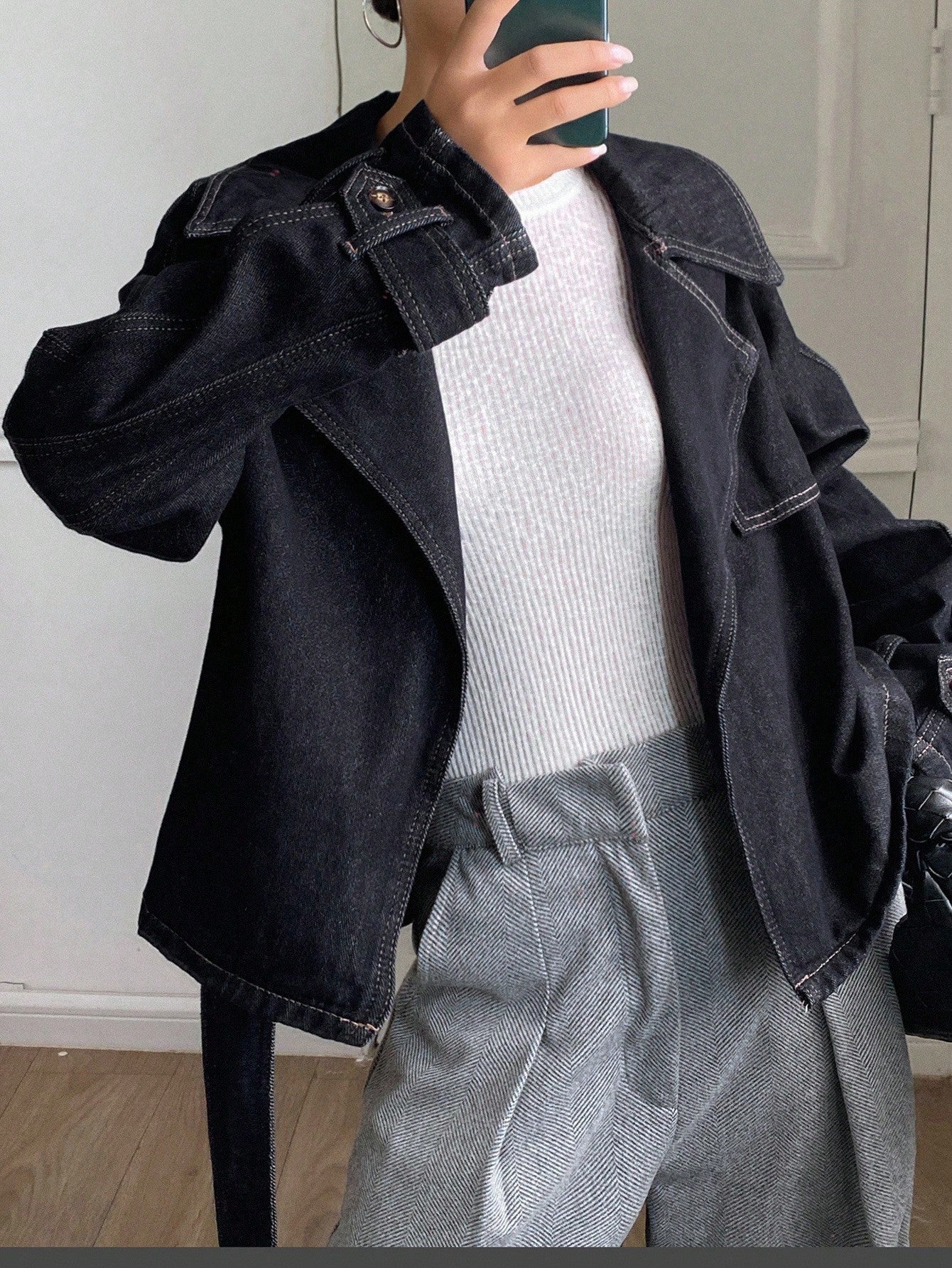 CM-CS447327 Women Casual Seoul Style Dark Wash Extra Long Sleeve Cinched Waist Oversized Denim Jacket