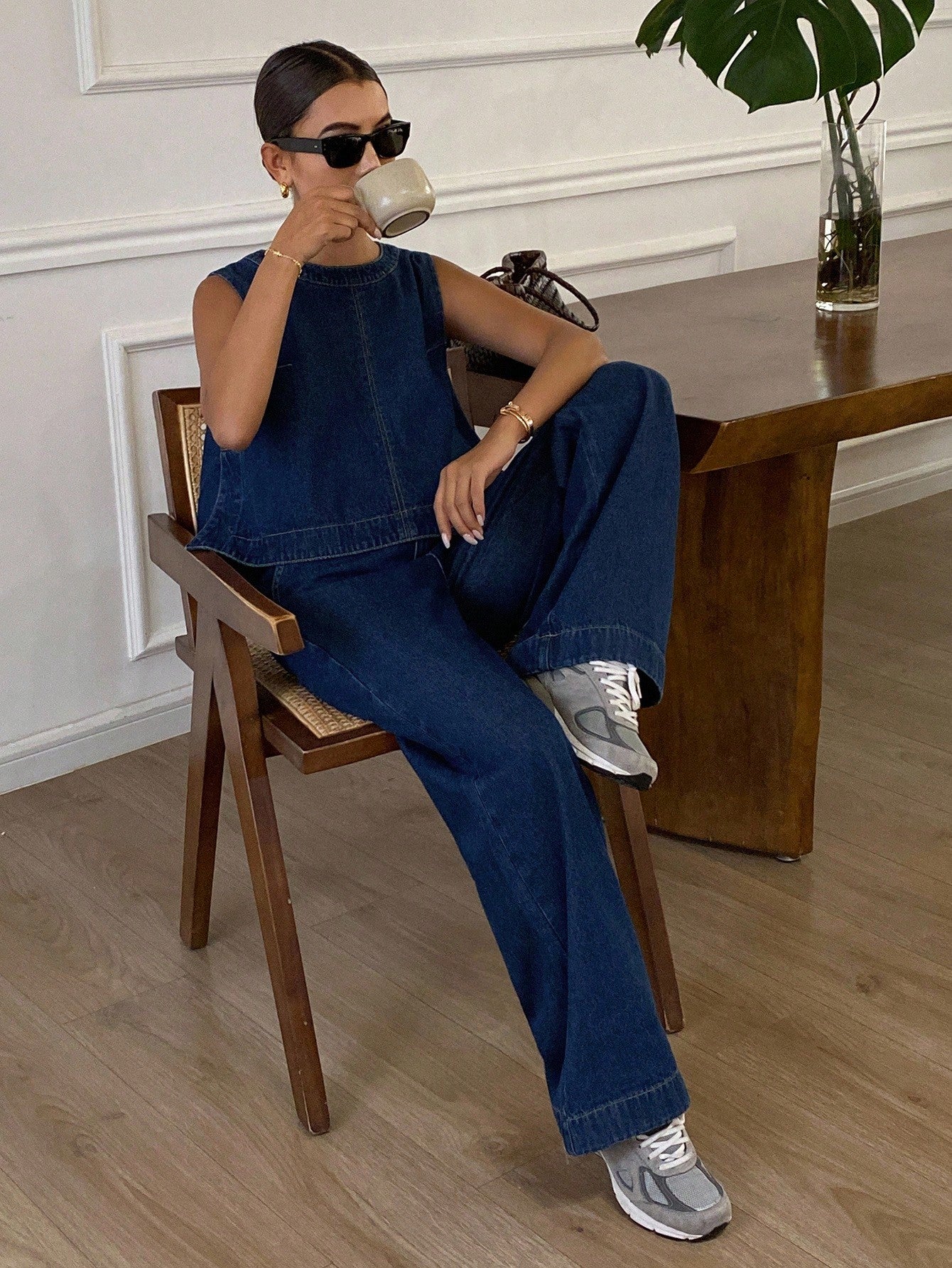 CM-SS218238 Women Casual Seoul Style Round Neck Sleeveless Loose Denim Camisole With Long Pants - Set