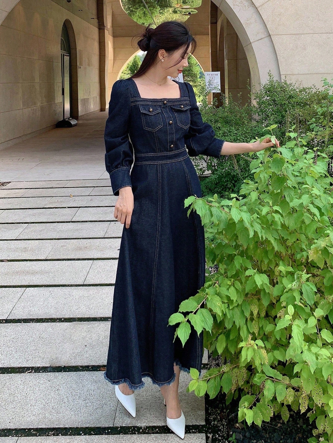 CM-DS105473 Women Casual Seoul Style Dark Wash Square Neck Long Sleeve Pocket Decor Waist Cinched Denim Dress