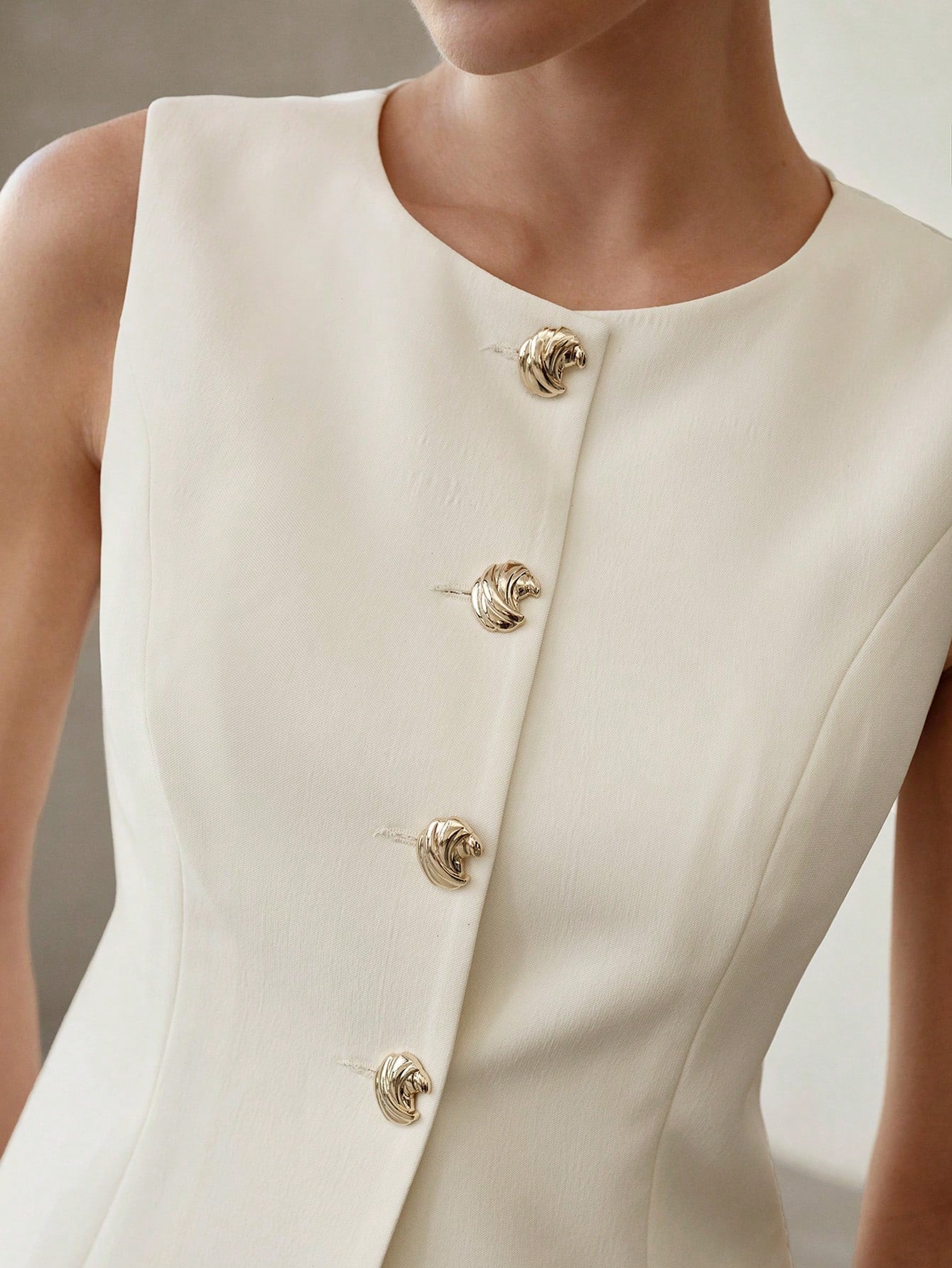 CM-TS821831 Women Elegant Seoul Style Solid Color Round Neck Sleeveless Metal Button Decor Tank Top - White