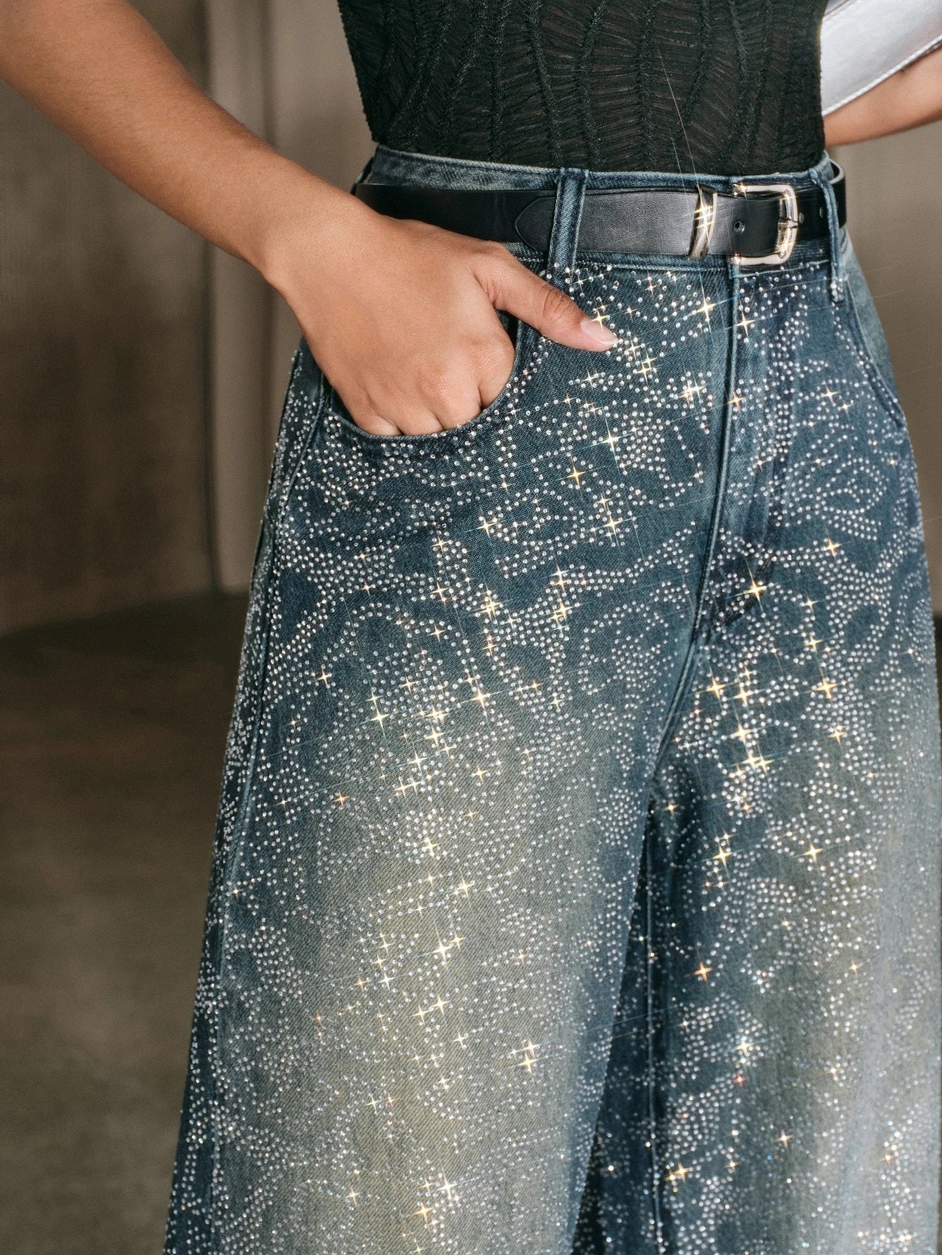 CM-BS596947 Women Elegant Seoul Style Mid Waist Embellished Floral Rhinestone Straight Leg Jeans - Blue