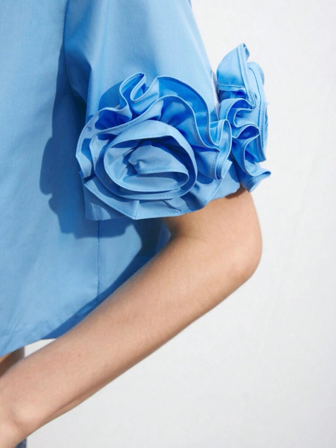 CM-TS467431 Women Casual Seoul Style Collar Neckline Floral Decor Short Sleeve Shirt - Baby Blue