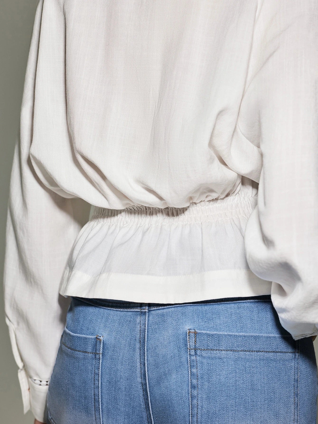 CM-TS973777 Women Elegant Seoul Style Collar Neckline Long Sleeve Patchwork Lace Trim Waist-Cinching Blouse - White
