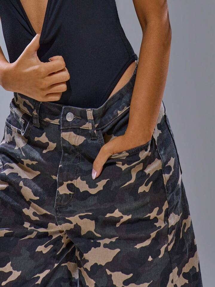 CM-BS524205 Women Casual Seoul Style Oversized Camo Longline Low Waist Jorts