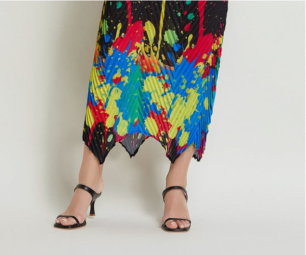 CM-DY019490 Women Elegant European Style Round Neck 3/4 Sleeve Pinched Waist Pleated Fold Long Dress - Black