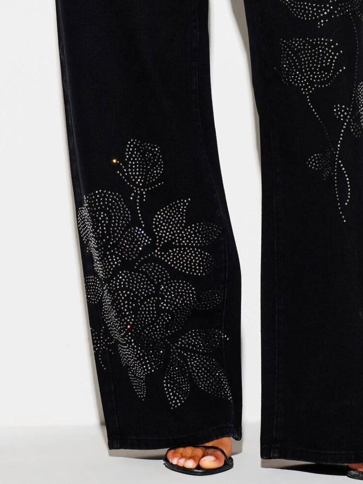 CM-BS397929 Women Elegant Seoul Style High Rise Rhinestone Floral Rose Crystal Embellishment Wide Leg Denim Jeans