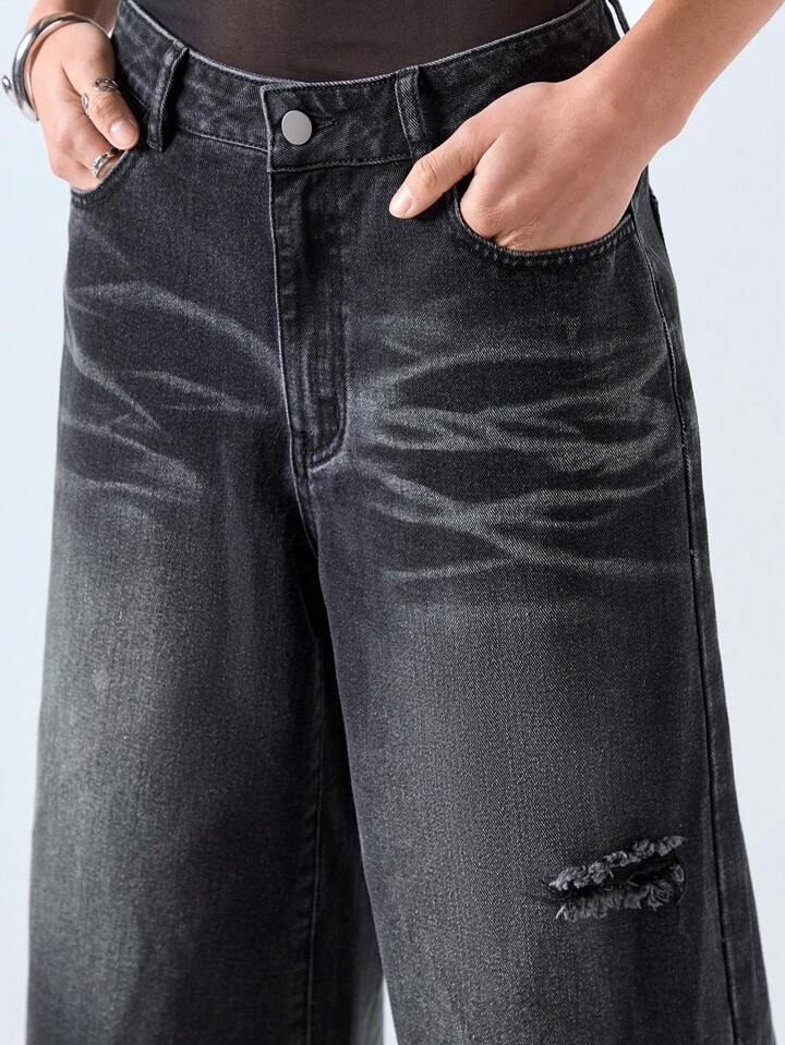 CM-BS714311 Women Casual Seoul Style Distressed Loose Fit Faded Ombre 7/8 Capri Denim Pants