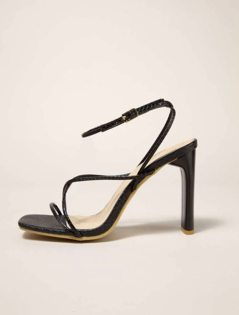 CM-SHS987180 Women Seoul Style Chunky Heels Peep Toe Strappy Sandals With Buckle - Black