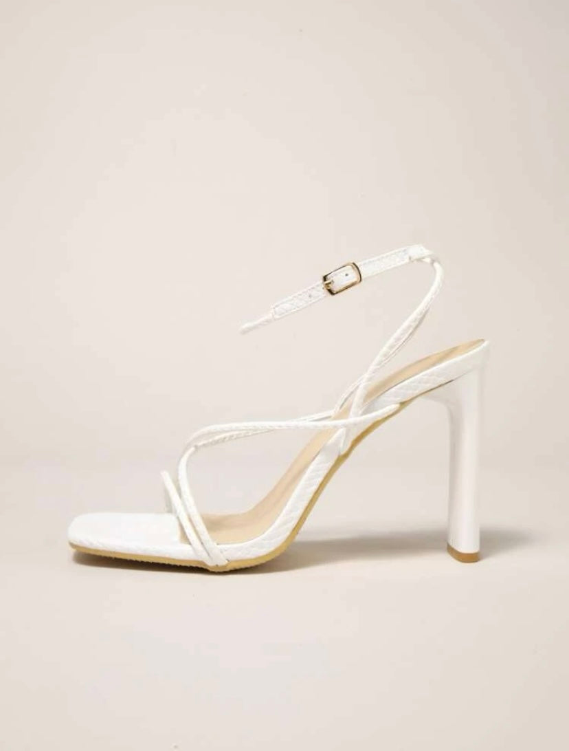 CM-SHS971777 Women Seoul Style Chunky Heels Peep Toe Strappy Sandals With Buckle - White