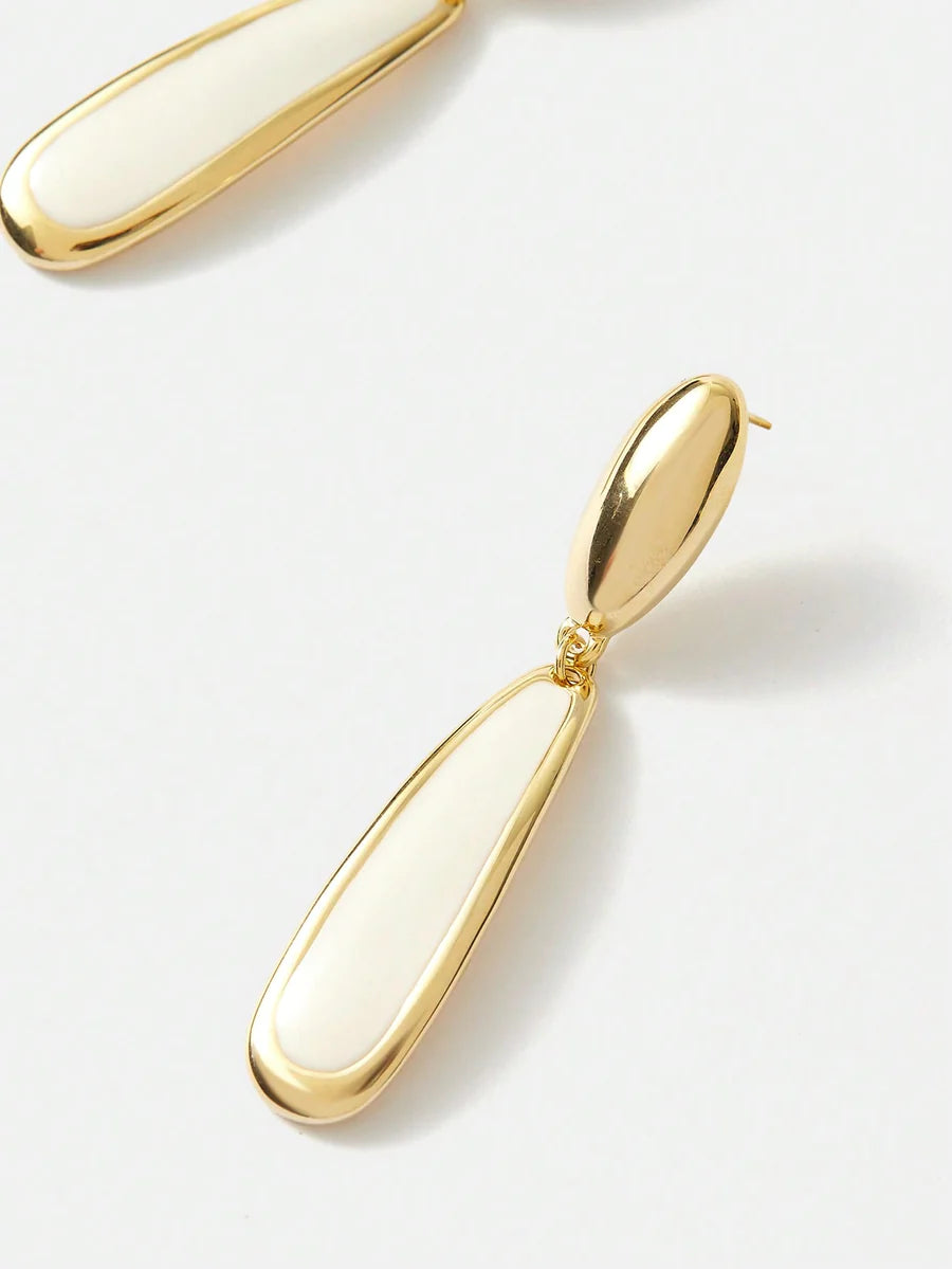 CM-AXS983544 Women Trendy Seoul Style Premium Pearlized White Droplet Earrings