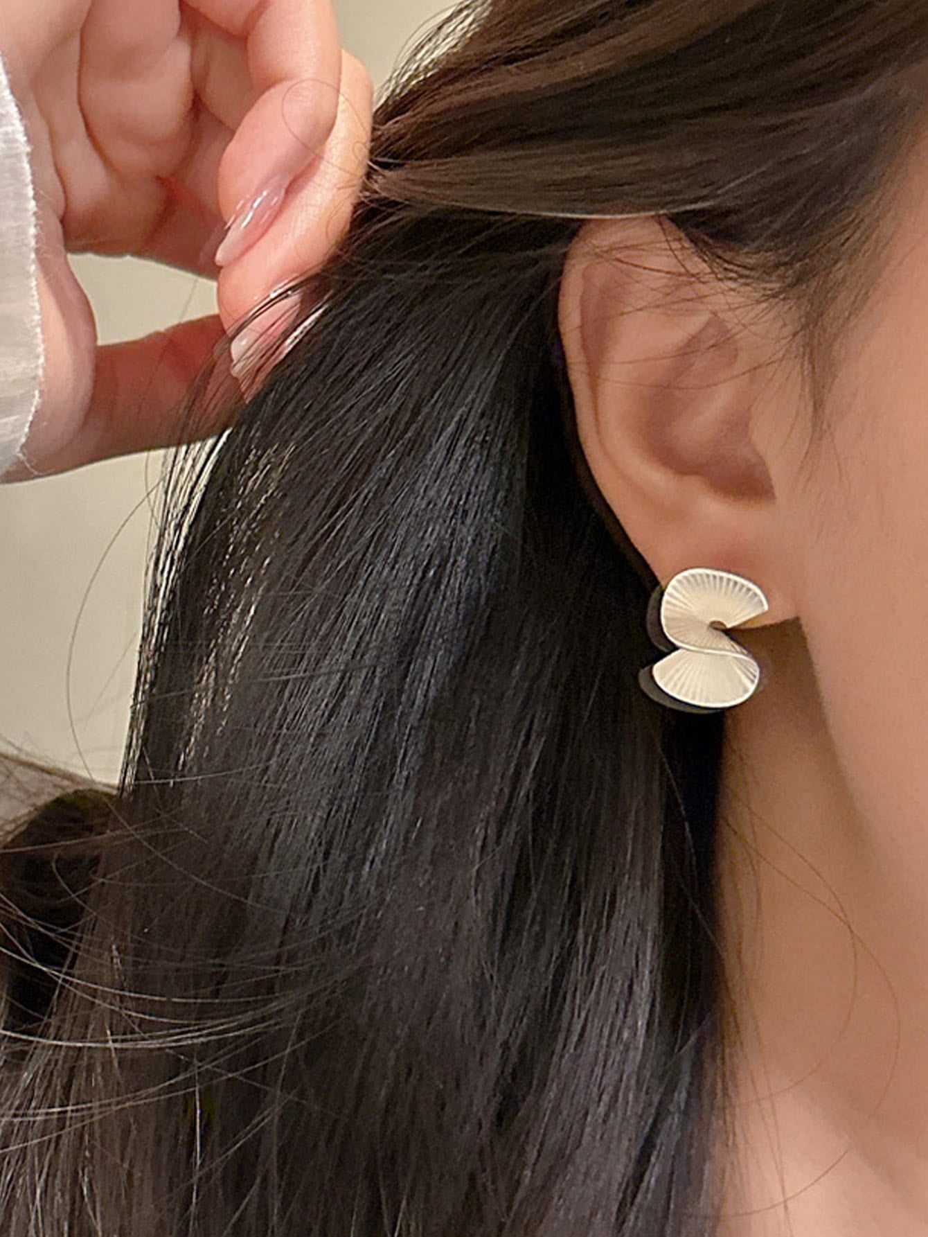 CM-AE550650 925 Sterling Silver Geometric Fan Shaped Matte Earrings