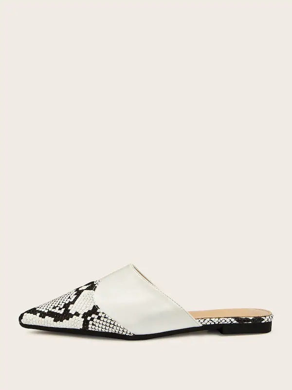 CM-SHS626355 Women Elegant Seoul Style Point Toe Snakeskin Print Flat Mules - White