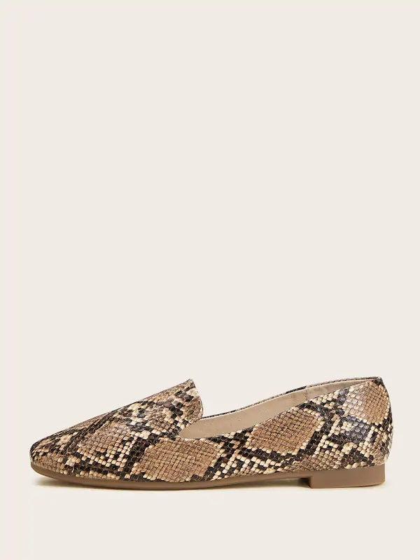 CM-SHS717315 Women Casual Seoul Style Square Toe Snakeskin Print Flats