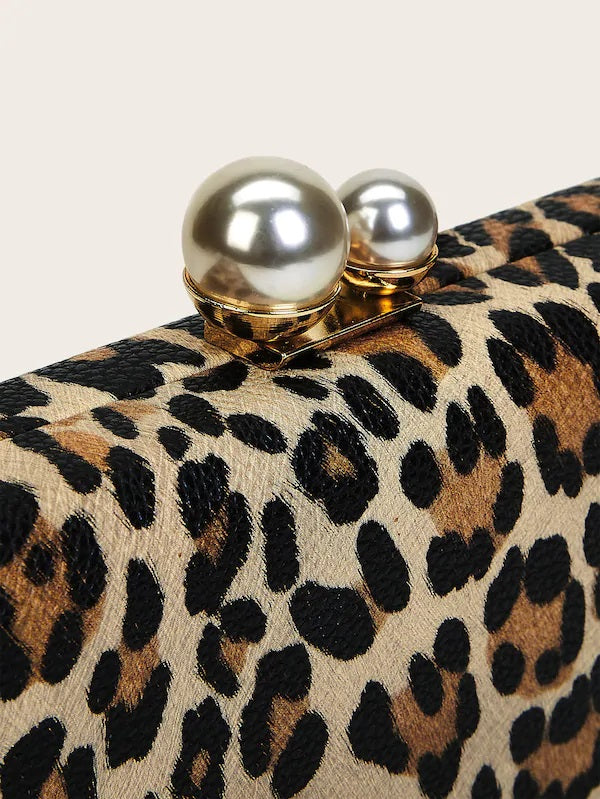 CM-BGS723398 Women Elegant Seoul Style Leopard Print Faux Pearl Decor Clutch Bag
