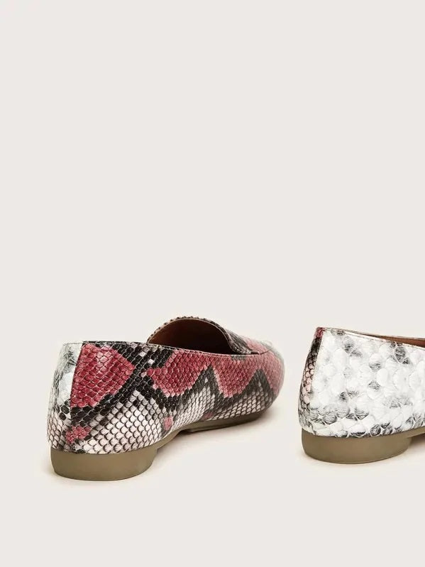 CM-SHS917053 Women Casual Seoul Style Point Toe Snakeskin Print Flats