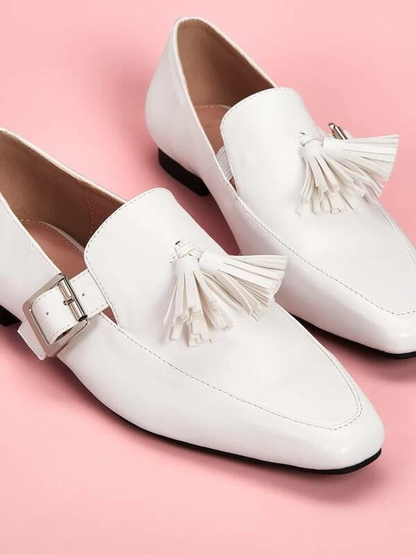 CM-SHS023129 Women Elegant Seoul Style Tassel And Buckle Decor Flat Loafers - White