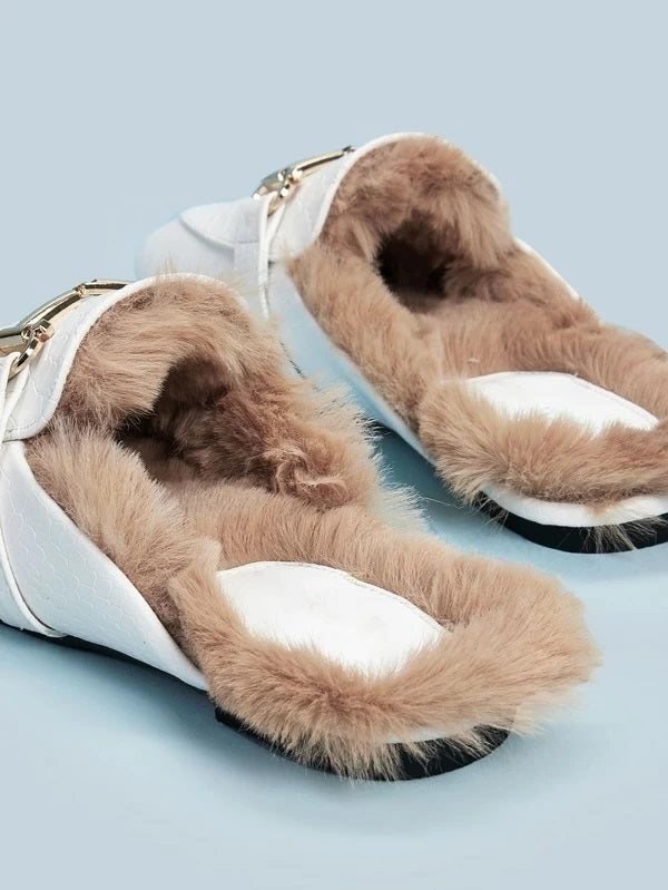 CM-SHS023769 Women Elegant European Style Round Toe Faux Fur Flat Mules - White