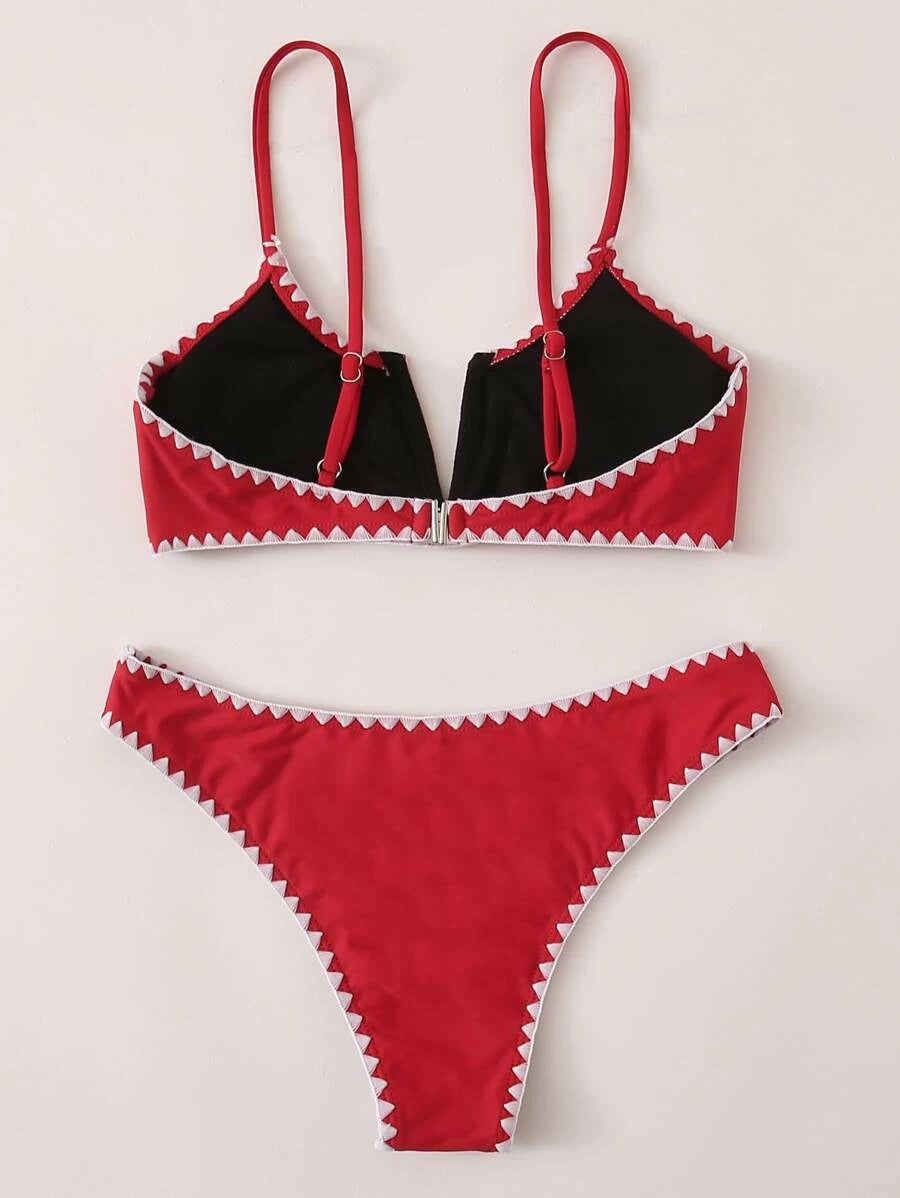 CM-SWS427884 Women Trendy Seoul Style V-Neck Wired Contrast Trim Bikini Swimsuit - Red