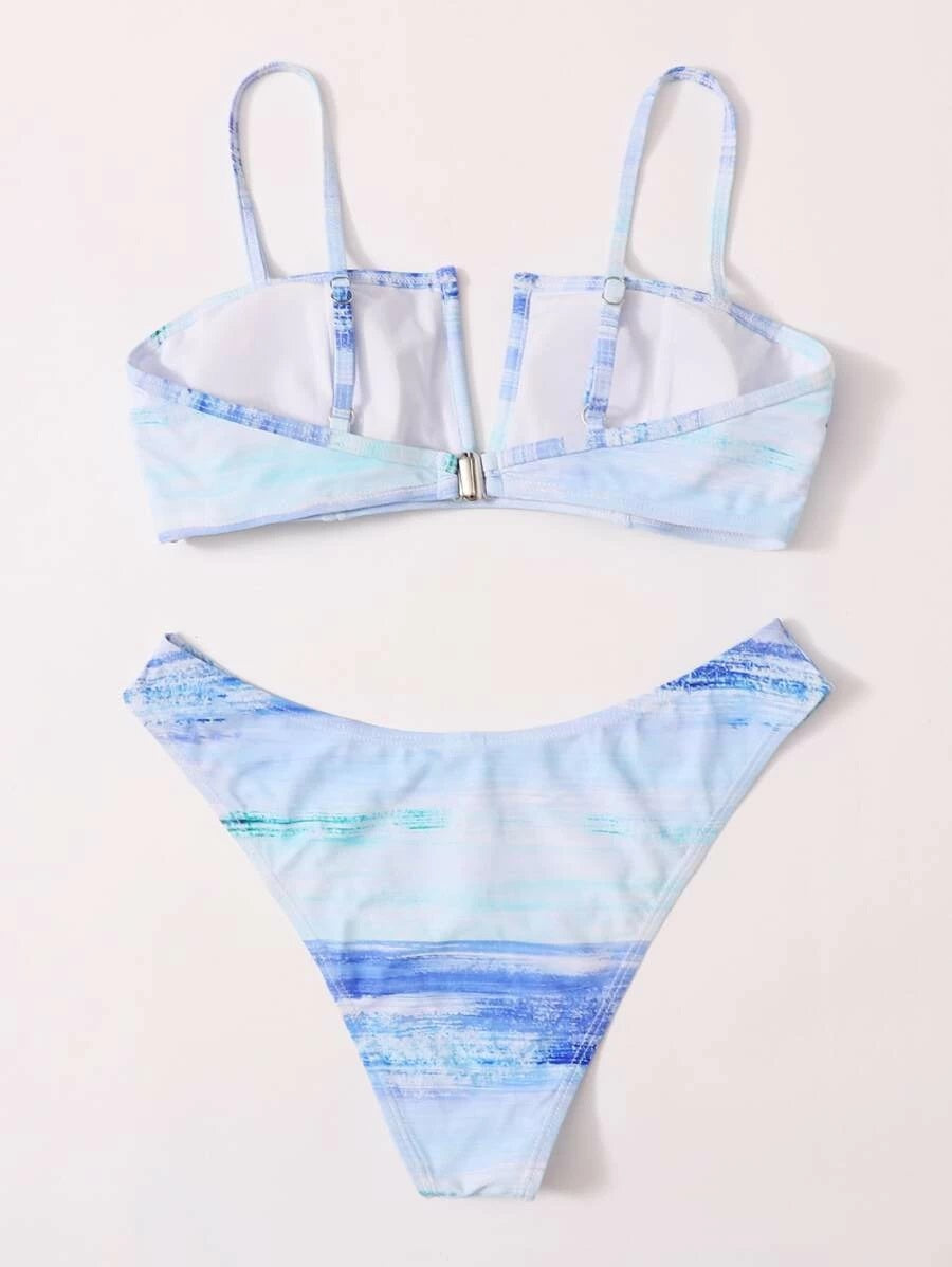CM-SWS520033 Women Trendy Seoul Style Sea Wave Print V Wired Bikini Swimsuit - Blue