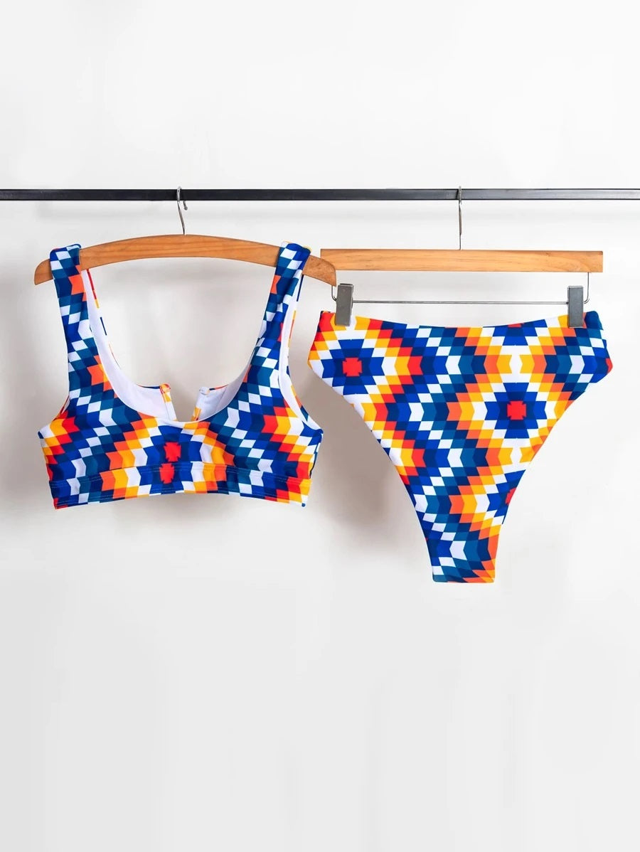 CM-SWS617063 Women Trendy Seoul Style Geometric Print V-Wired Bikini Swimsuit