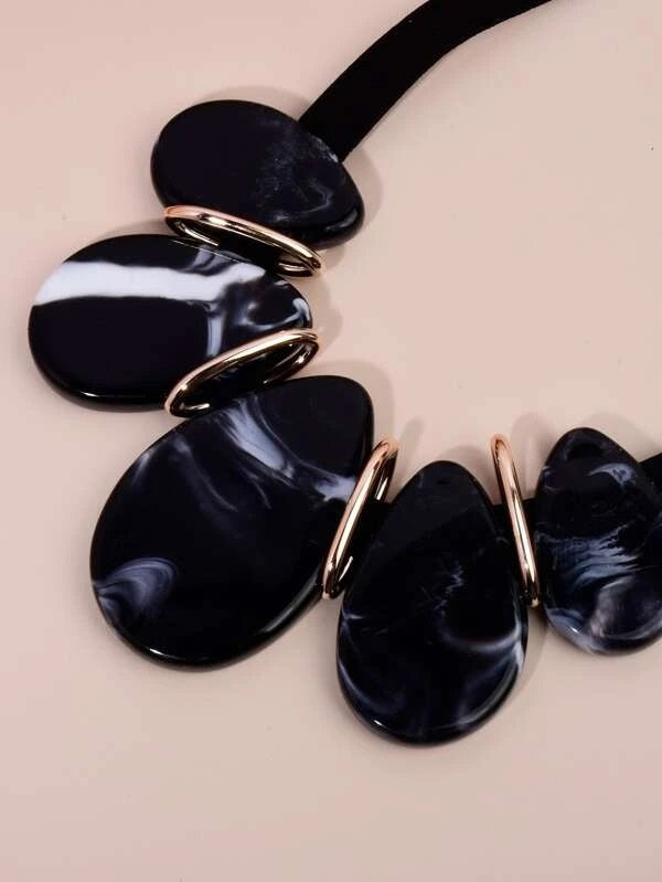 CM-AXS009271 Women Trendy Seoul Style Acrylic Waterdrop Decor Necklace - Black