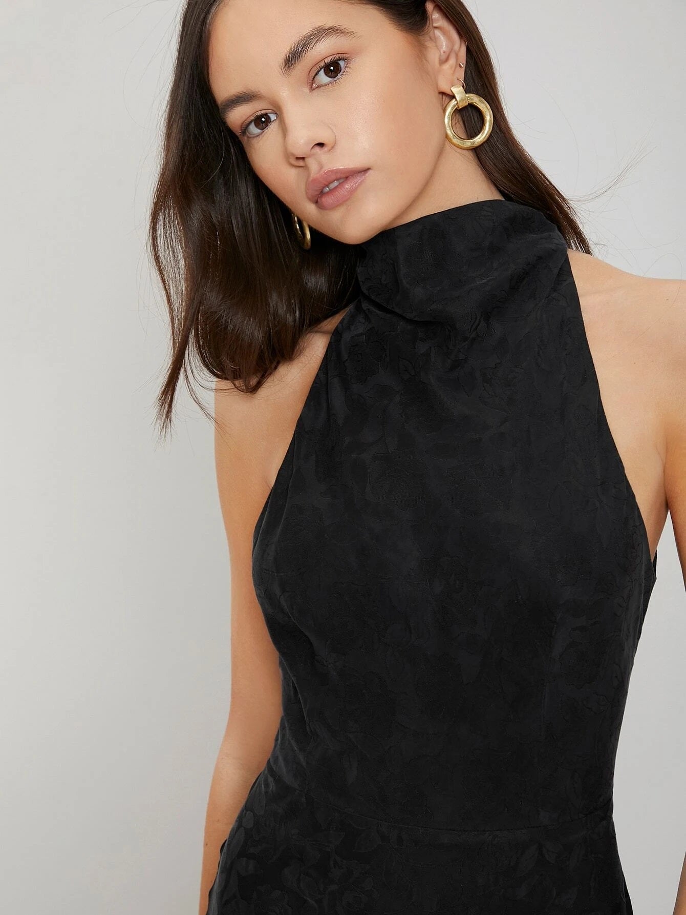 CM-ES126447 Women Elegant Seoul Style Halter Sleeveless Viscose Fitted Midi Dress - Black