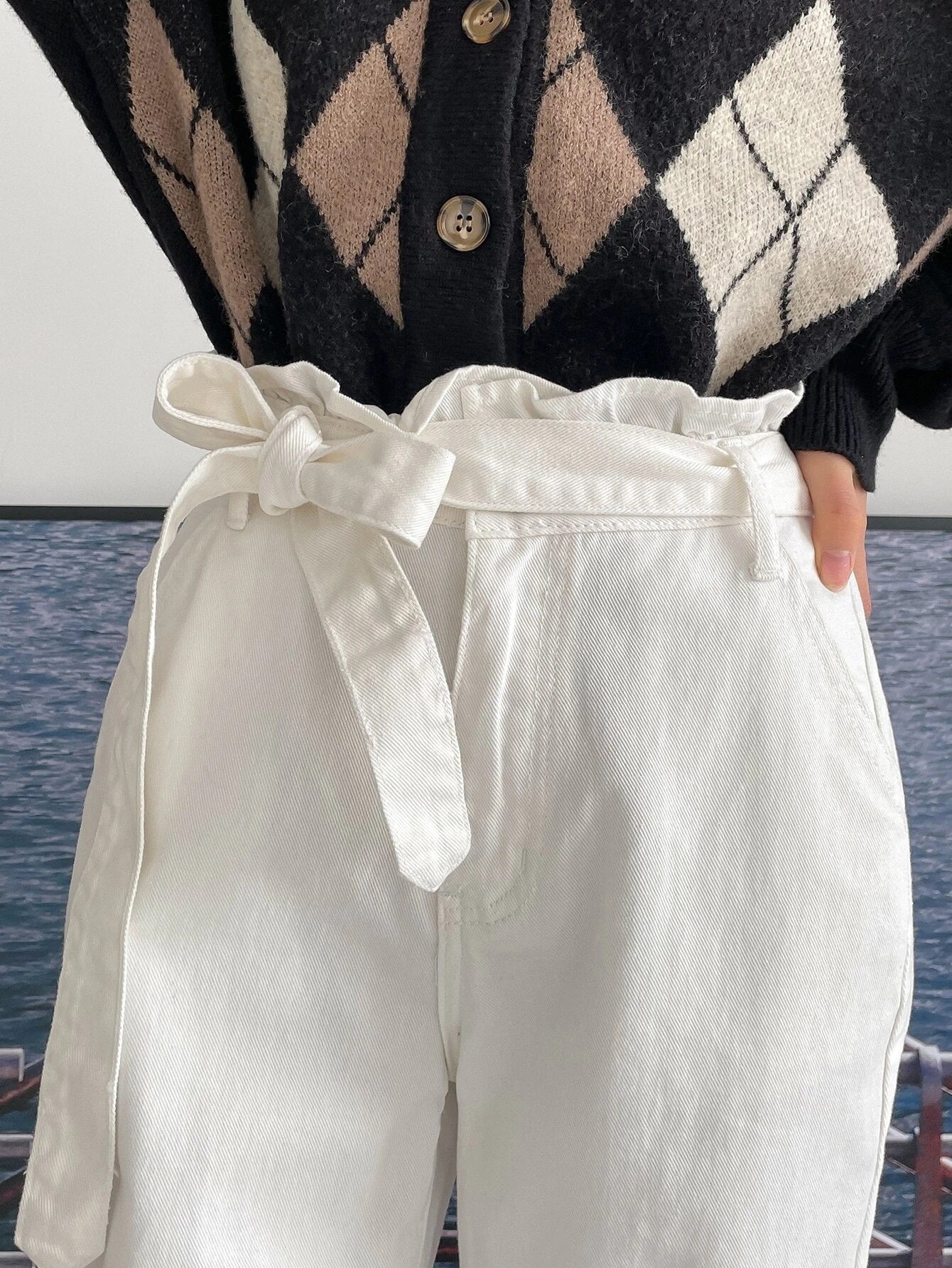 CM-BS876696 Women Casual Seoul Style High Waist Paperbag Waist Belted Jeans - White