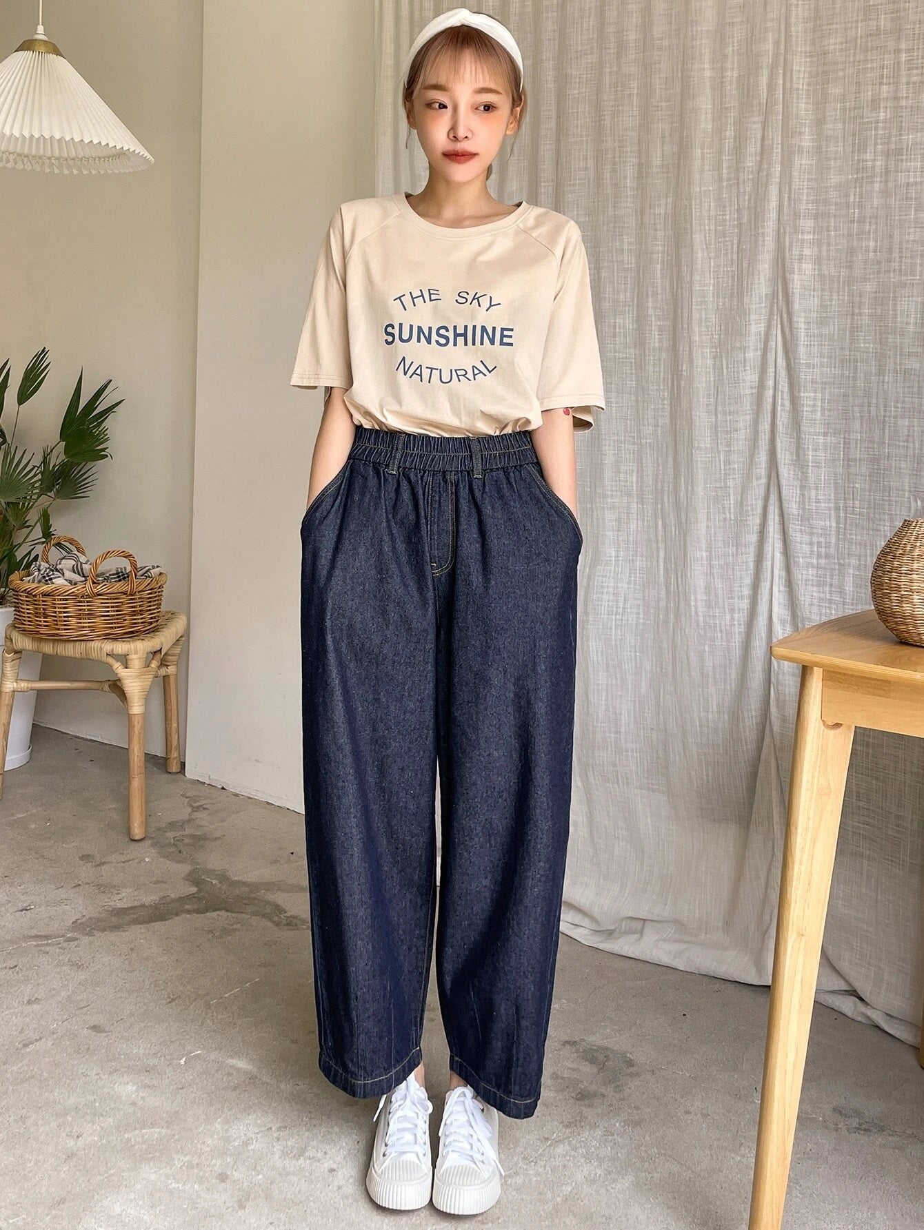 CM-BS777700 Women Casual Seoul Style Elastic Waist Slant Pocket Wide Leg Jeans