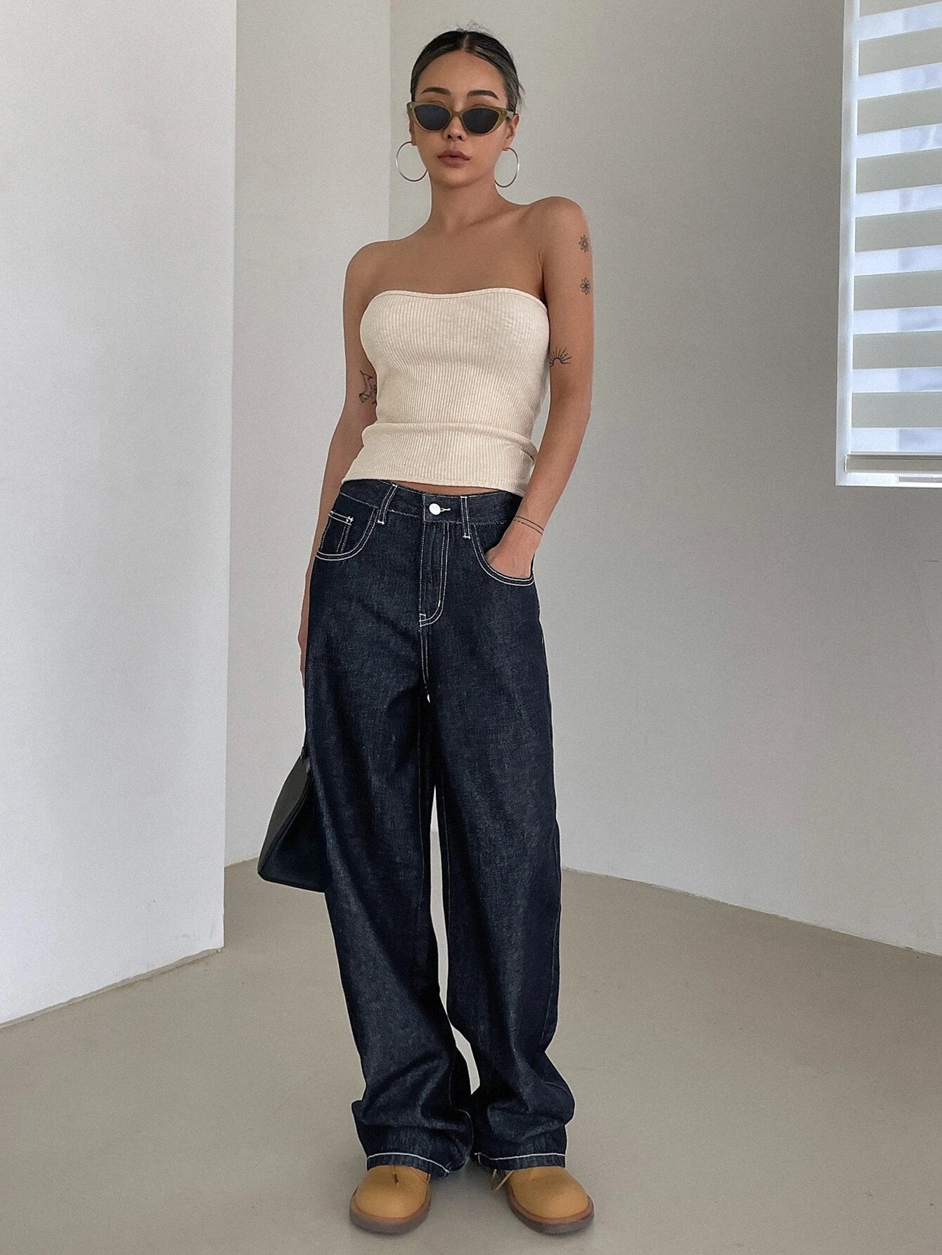 CM-BS608811 Women Casual Seoul Style Top-Stitching Slant Pocket Straight Leg Jeans