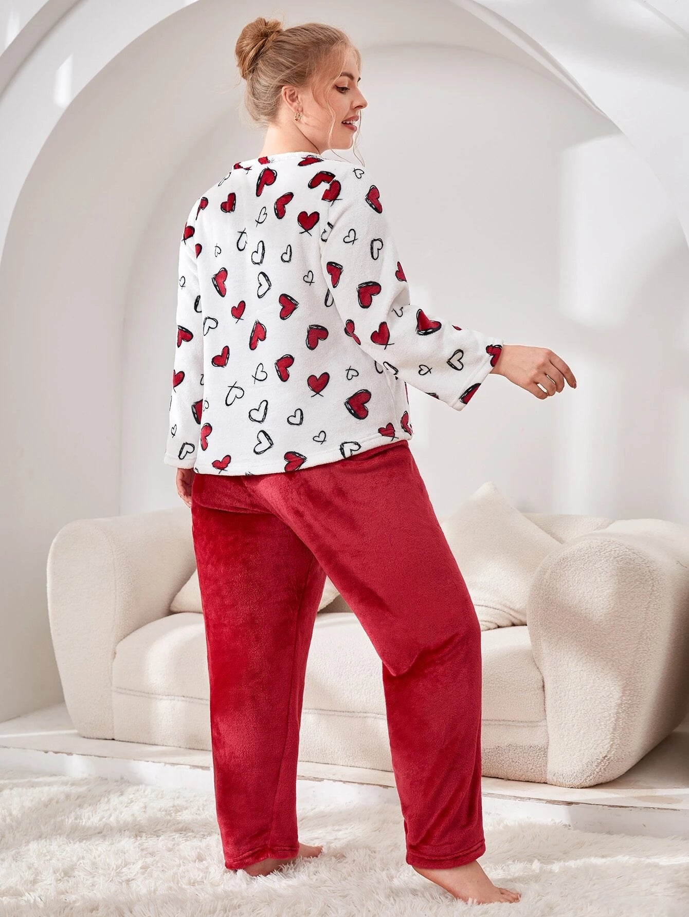 CM-PLS023431 Plus Size Trendy Seoul Style Heart Pattern Flannel PJ Set