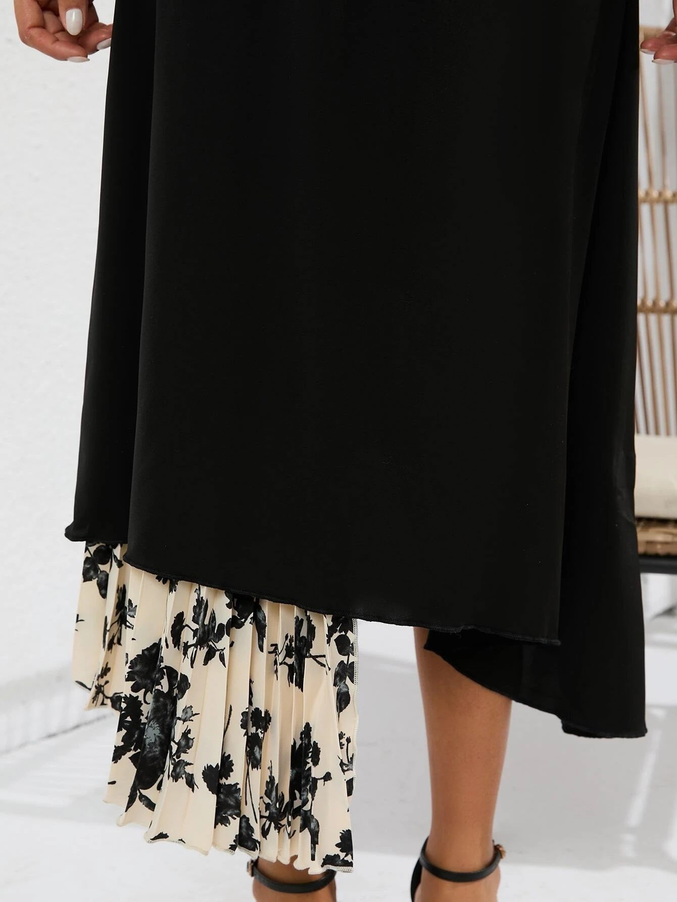 CM-BS580807 Women Trendy Bohemian Style Floral Print Asymmetrical Hem Skirt - Black