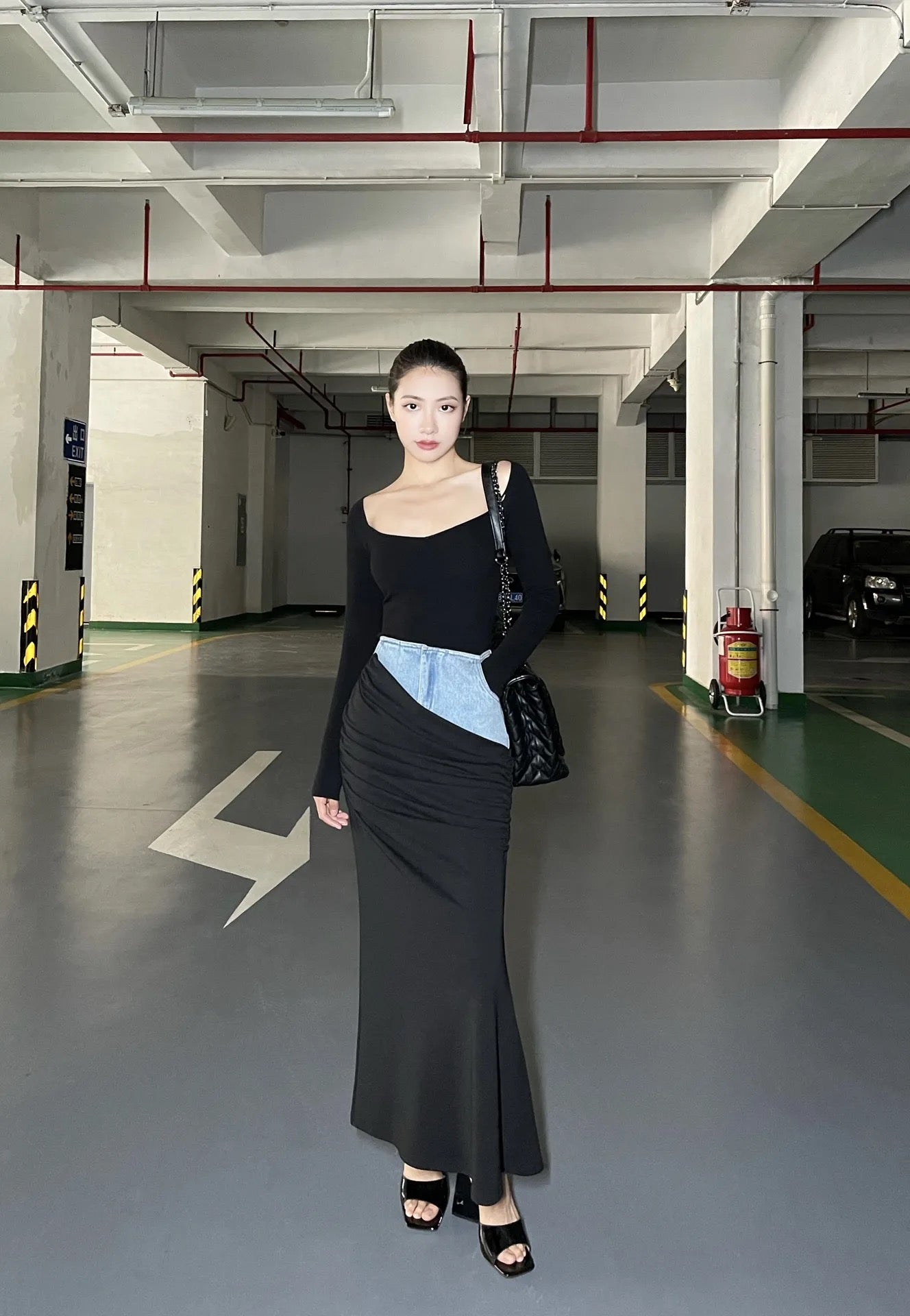 CM-BS023114 Women Preppy Seoul Style Black Pleated Long Denim Skirt
