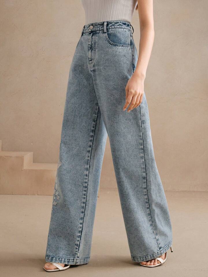 CM-BS147619 Women Casual Seoul Style Floral Embroidery Flared Leg Jeans - Blue
