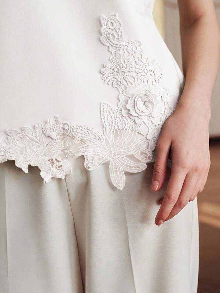 CM-TS188632 Women Elegant Seoul Style Round Neck Short Sleeve Lace Patchwork 3D Embroidered Floral Knit T-Shirt - White