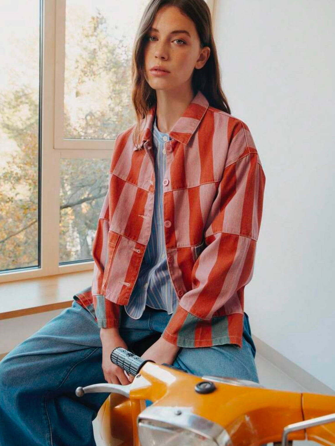 CM-CS909952 Women Elegant Seoul Style Collar Neckline Long Sleeve Striped Cropped Jacket