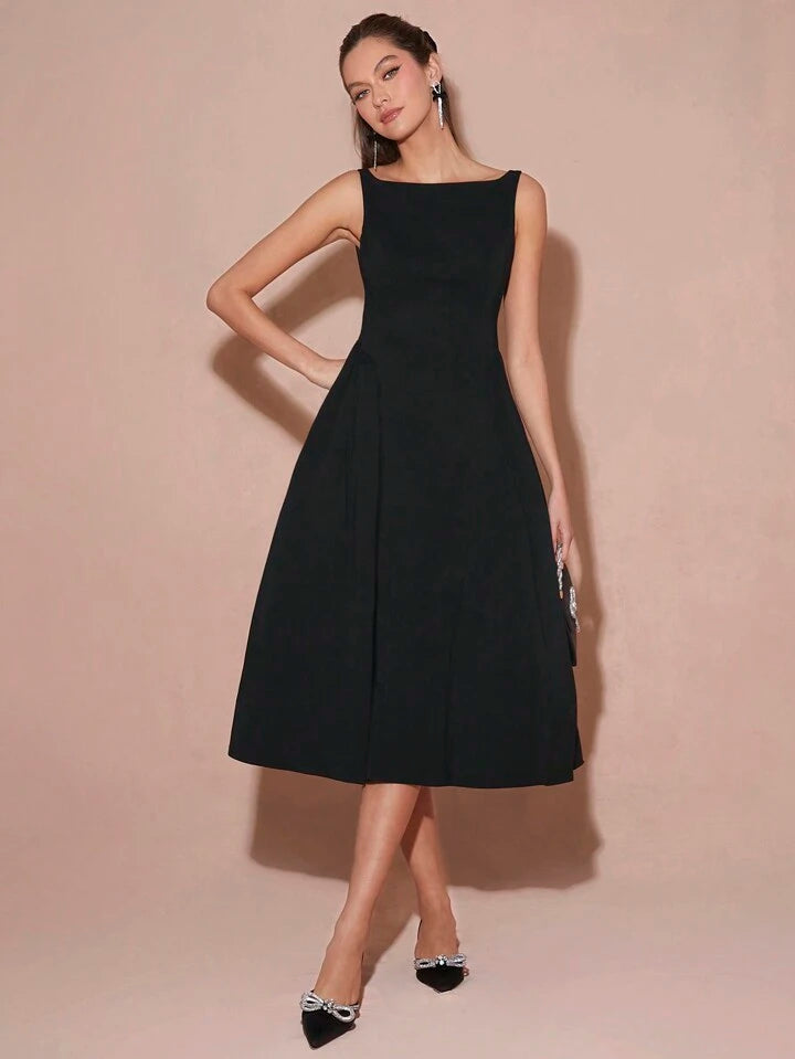 CM-DS132233 Women Elegant Seoul Style Solid Color Round Neck Pleated Long Sleeveless Dress - Black